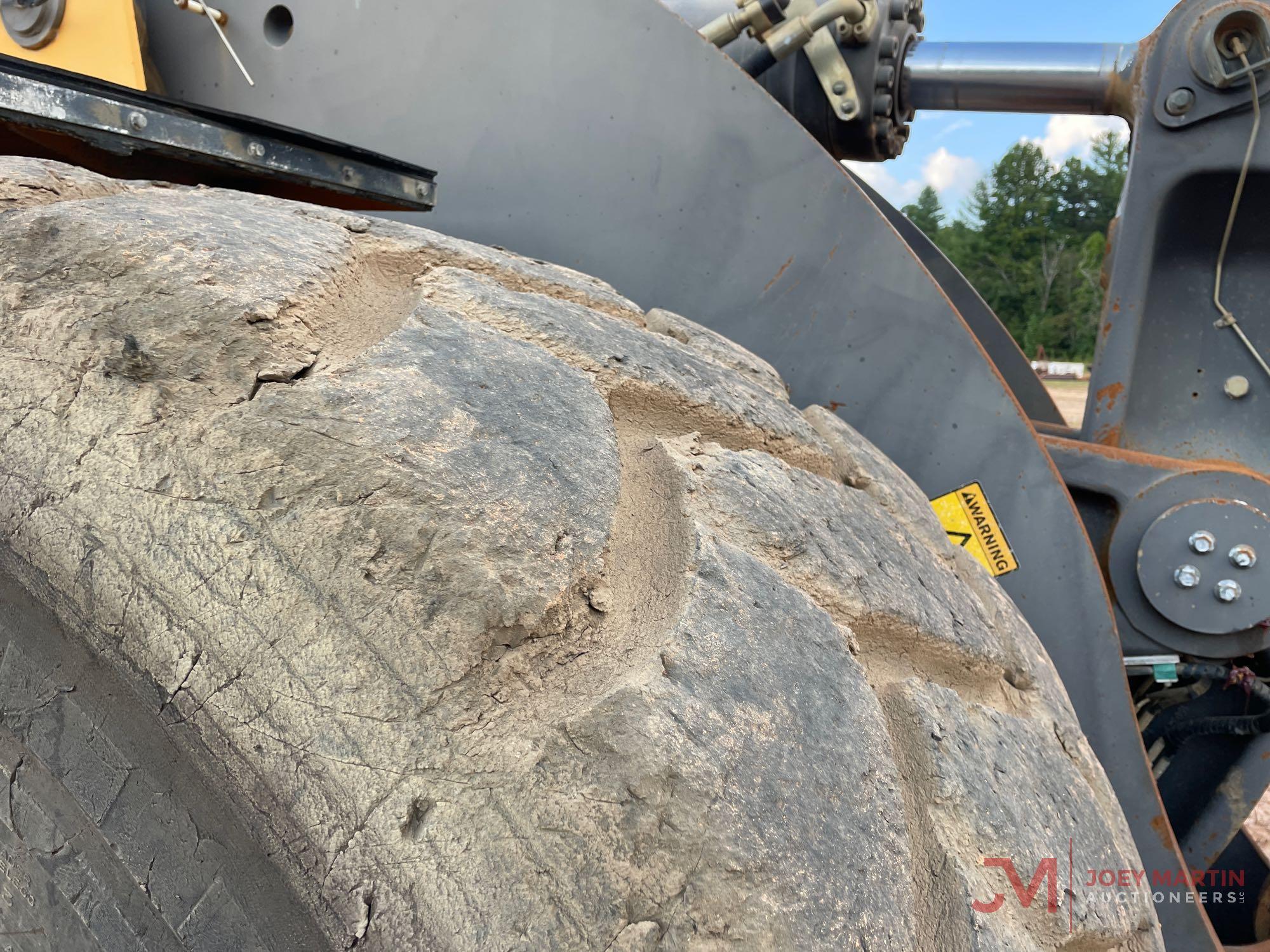 2012 VOLVO L250G RUBBER TIRE LOADER