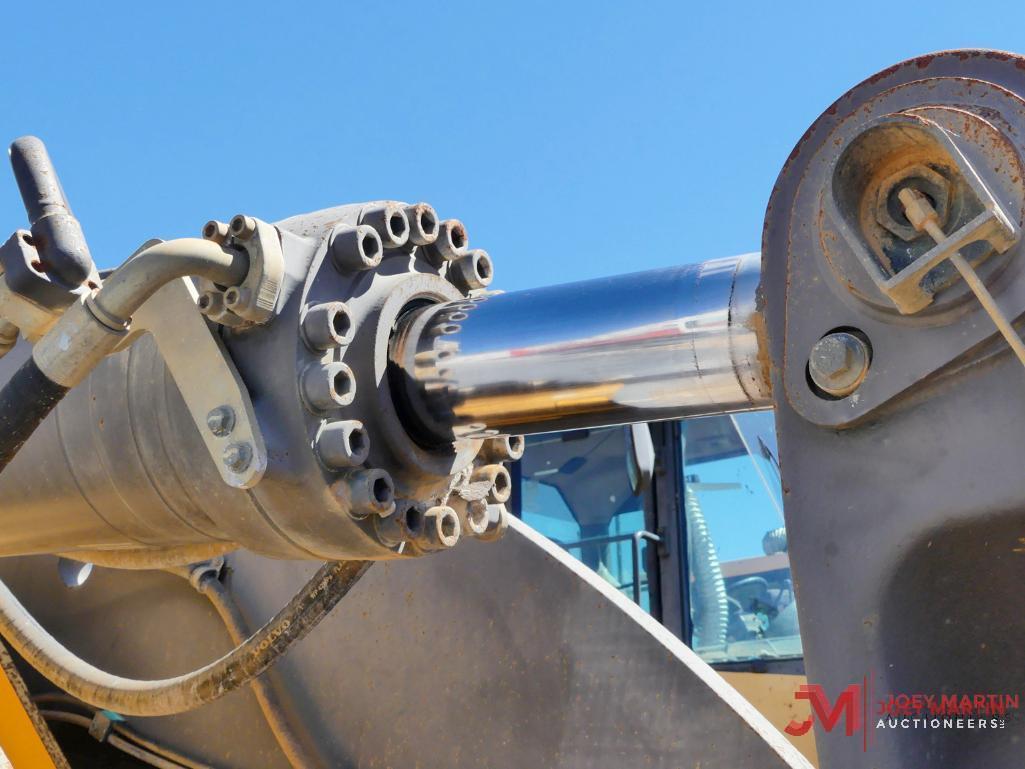 2012 VOLVO L250G RUBBER TIRE LOADER