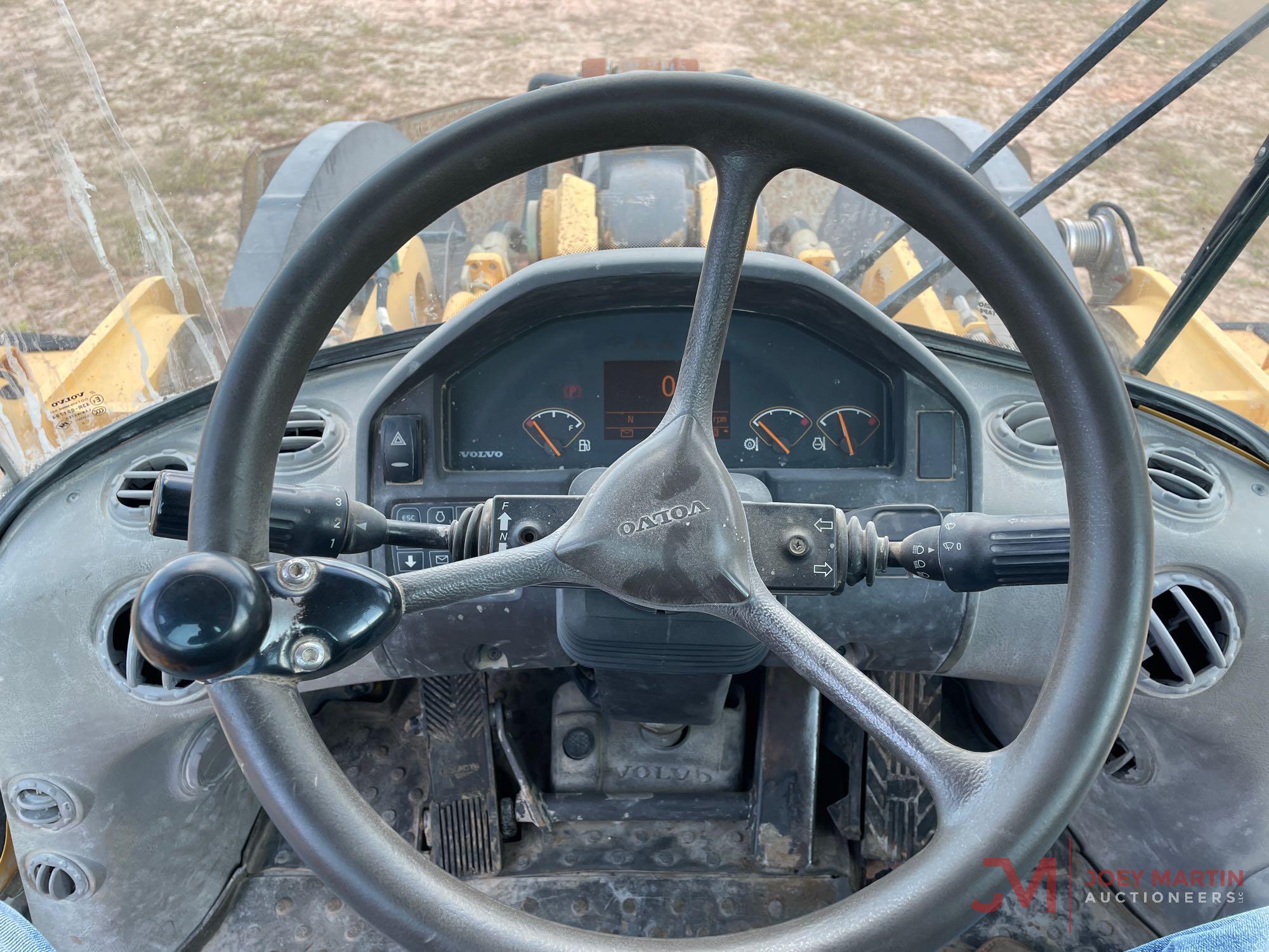 2012 VOLVO L250G RUBBER TIRE LOADER