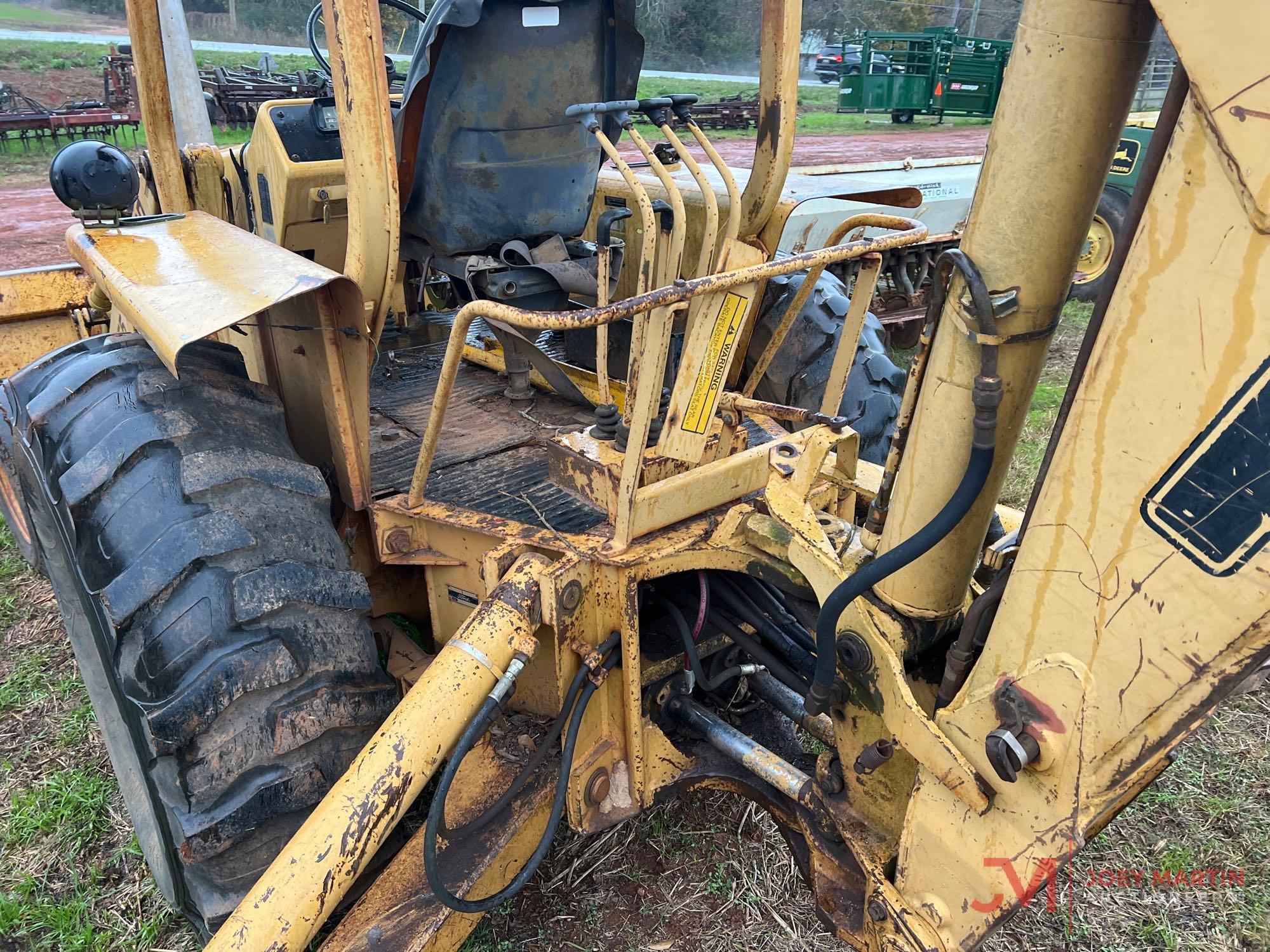 FORD 555 LOADER BACKHOE