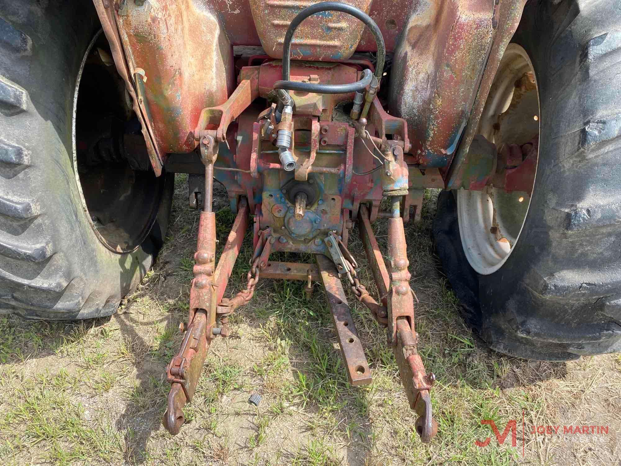 INTERNATIONAL 584 AG TRACTOR