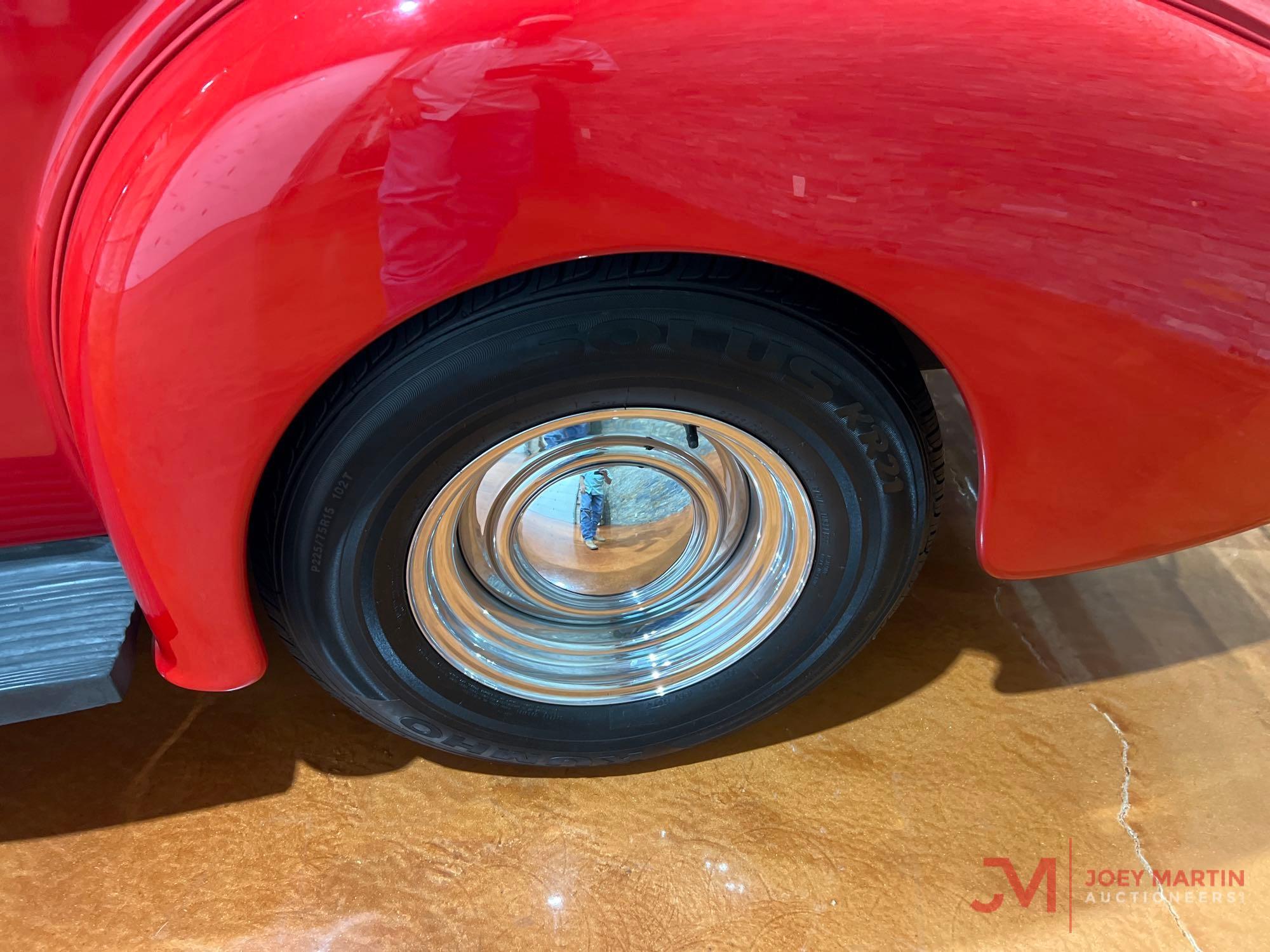 1940 OLDSMOBILE