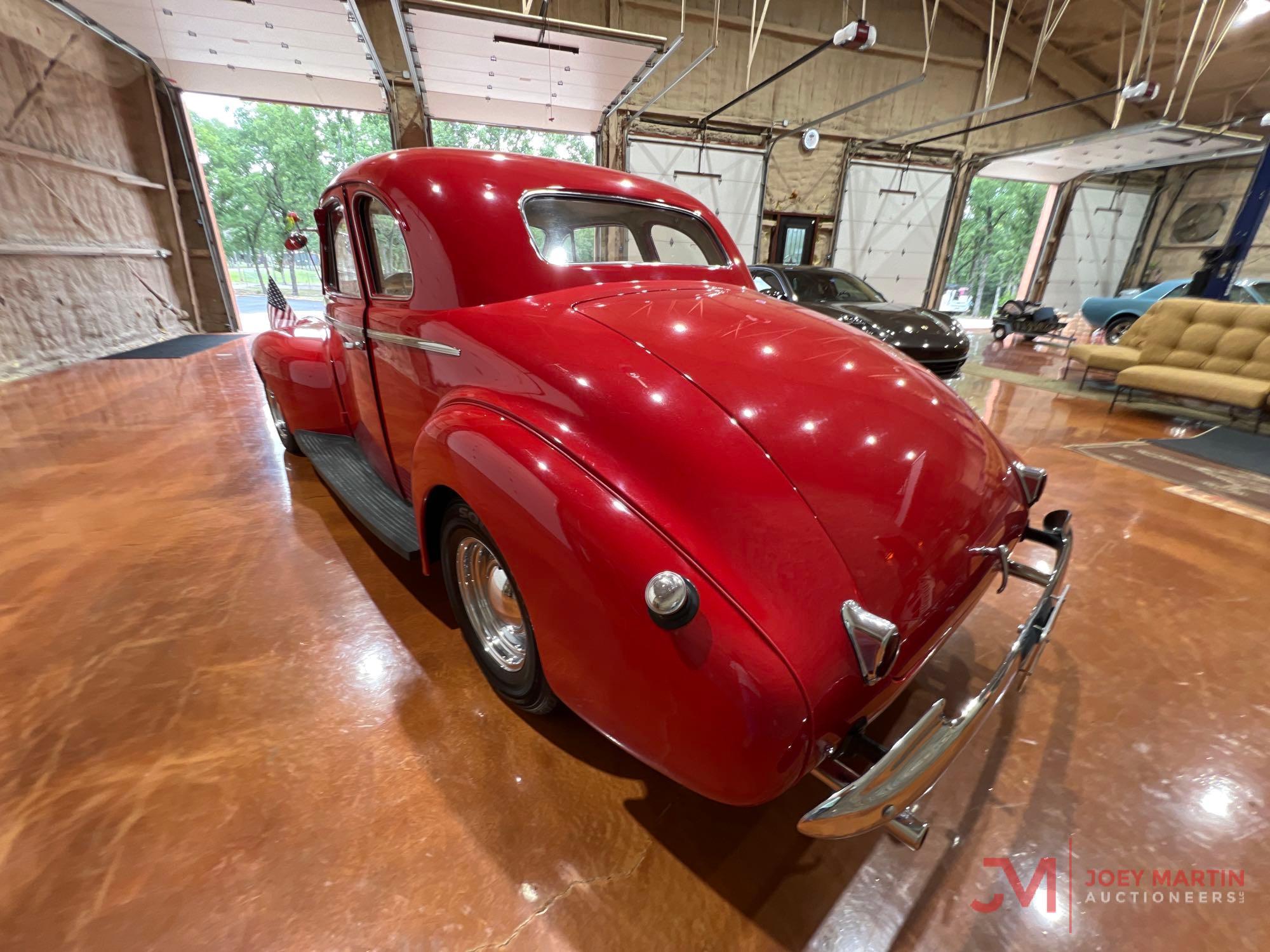 1940 OLDSMOBILE