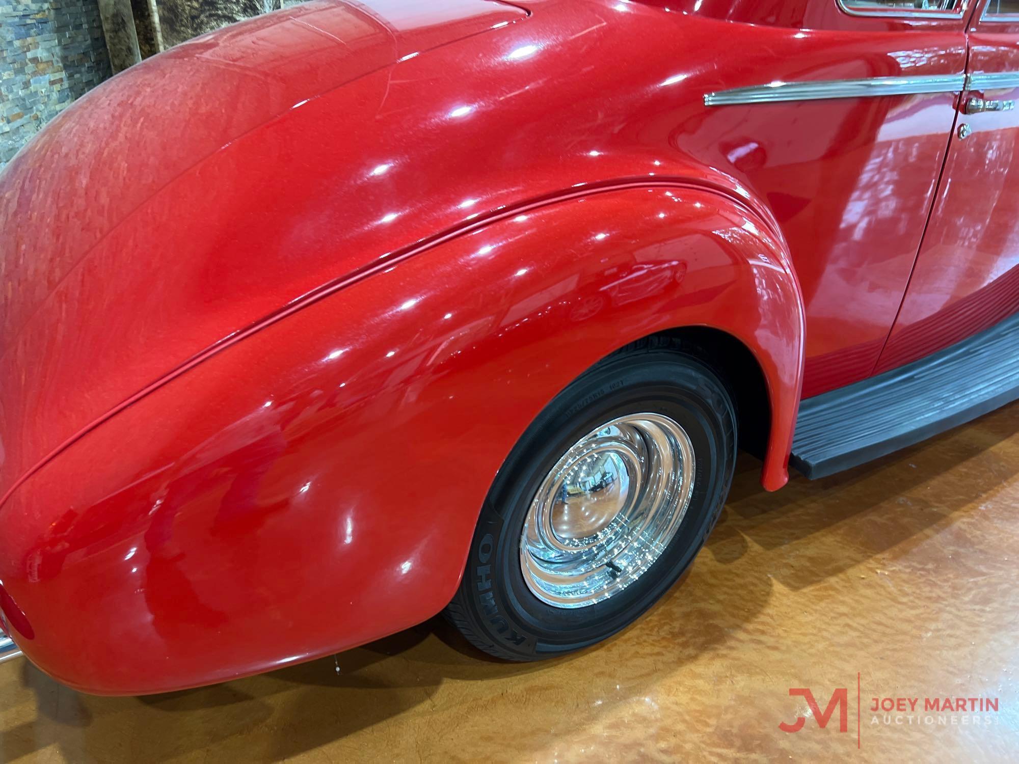 1940 OLDSMOBILE