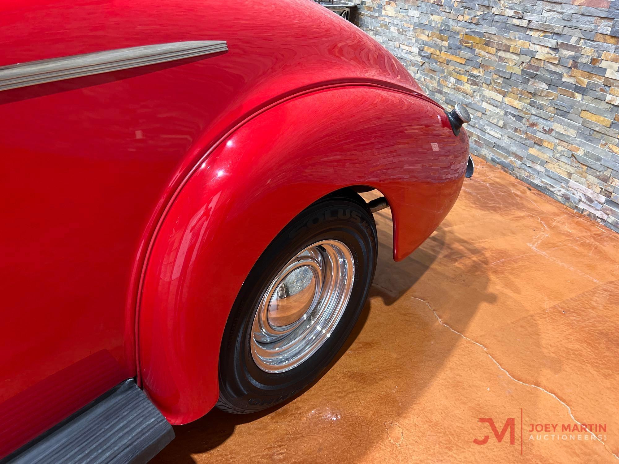 1940 OLDSMOBILE