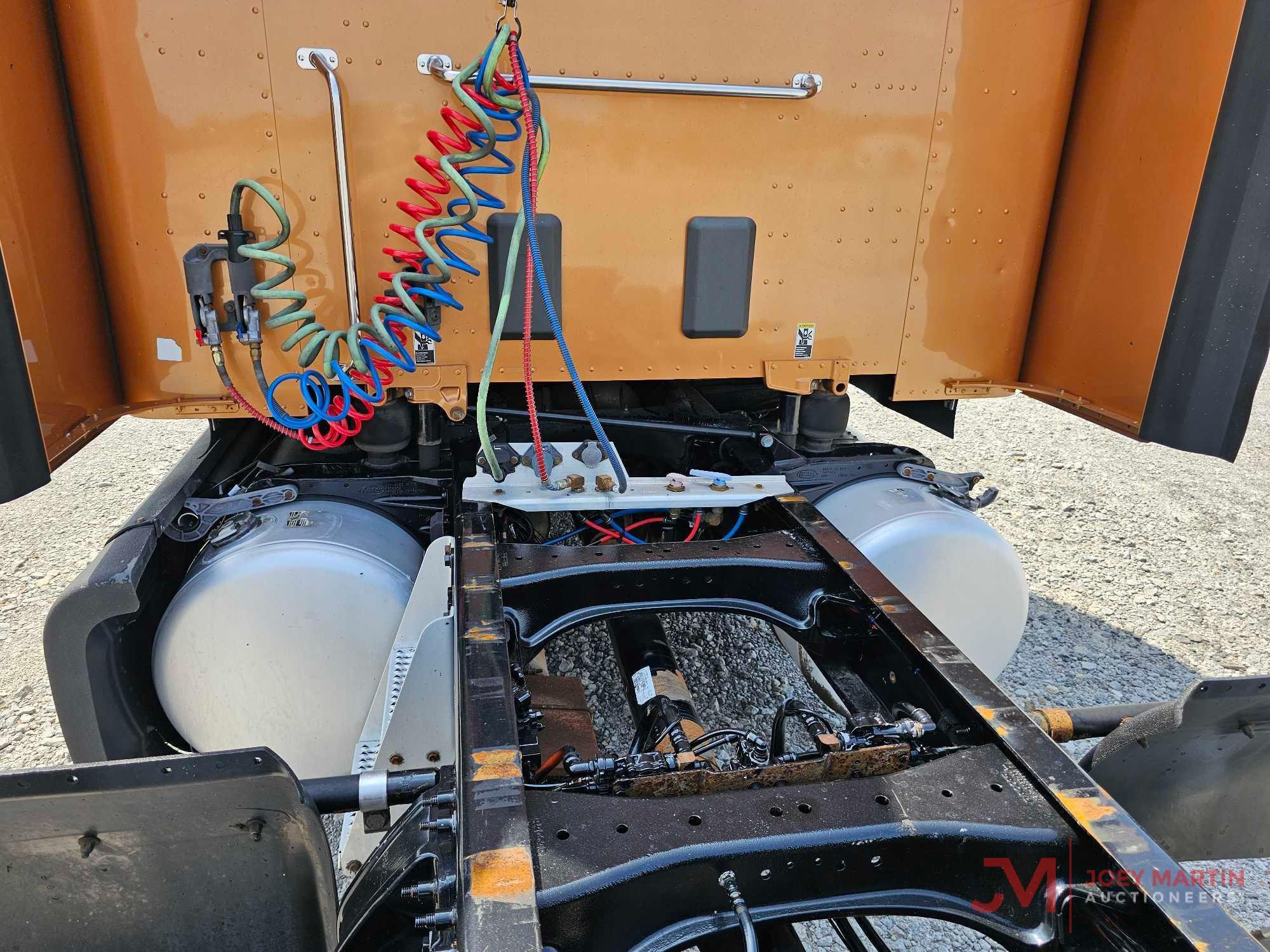 2016 PETERBILT 579 SLEEPER TRUCK TRACTOR