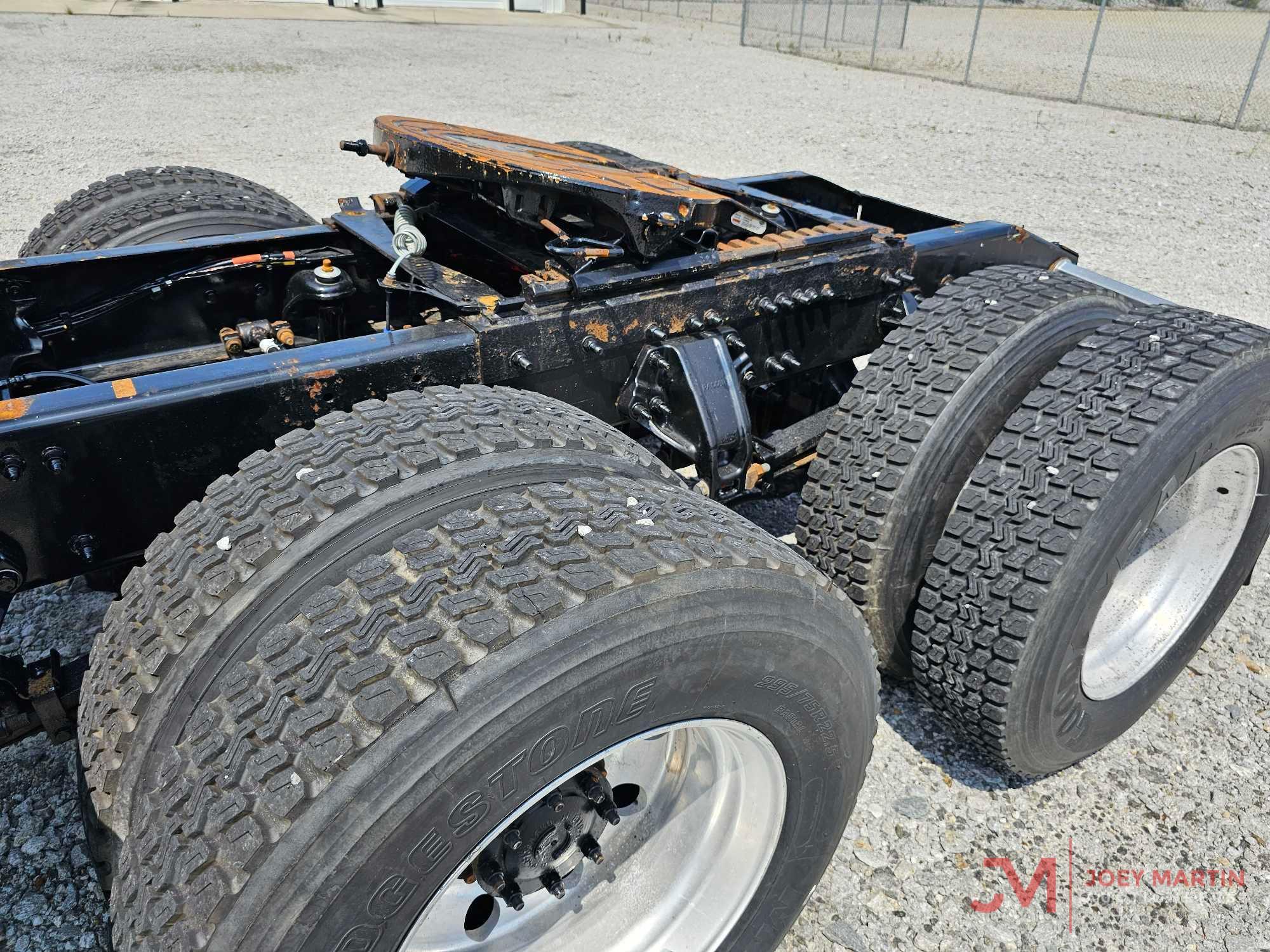2016 PETERBILT 579 SLEEPER TRUCK TRACTOR