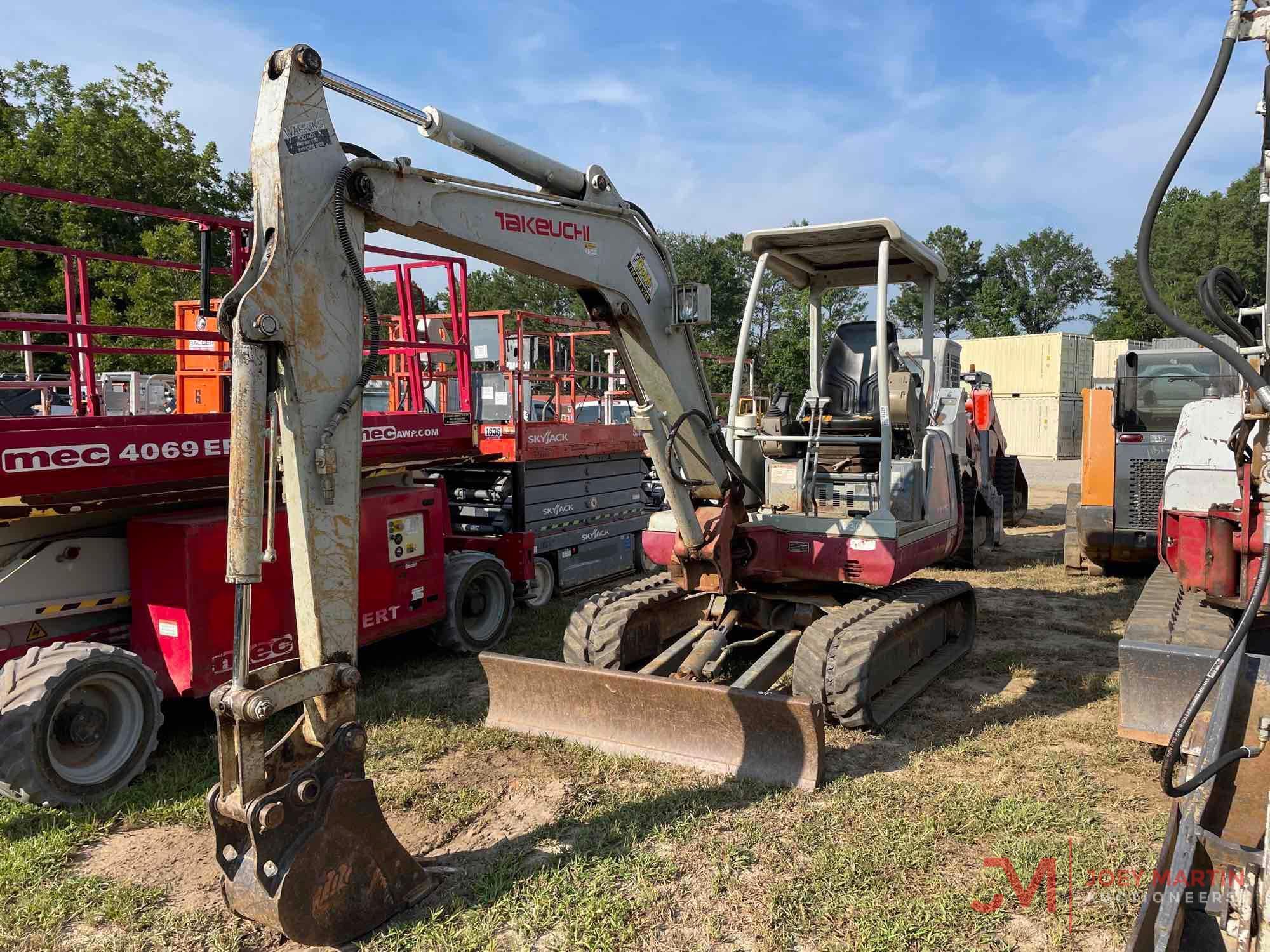2005 TAKEUCHI TB135 HYDRAULIC MINI EXCAVATOR