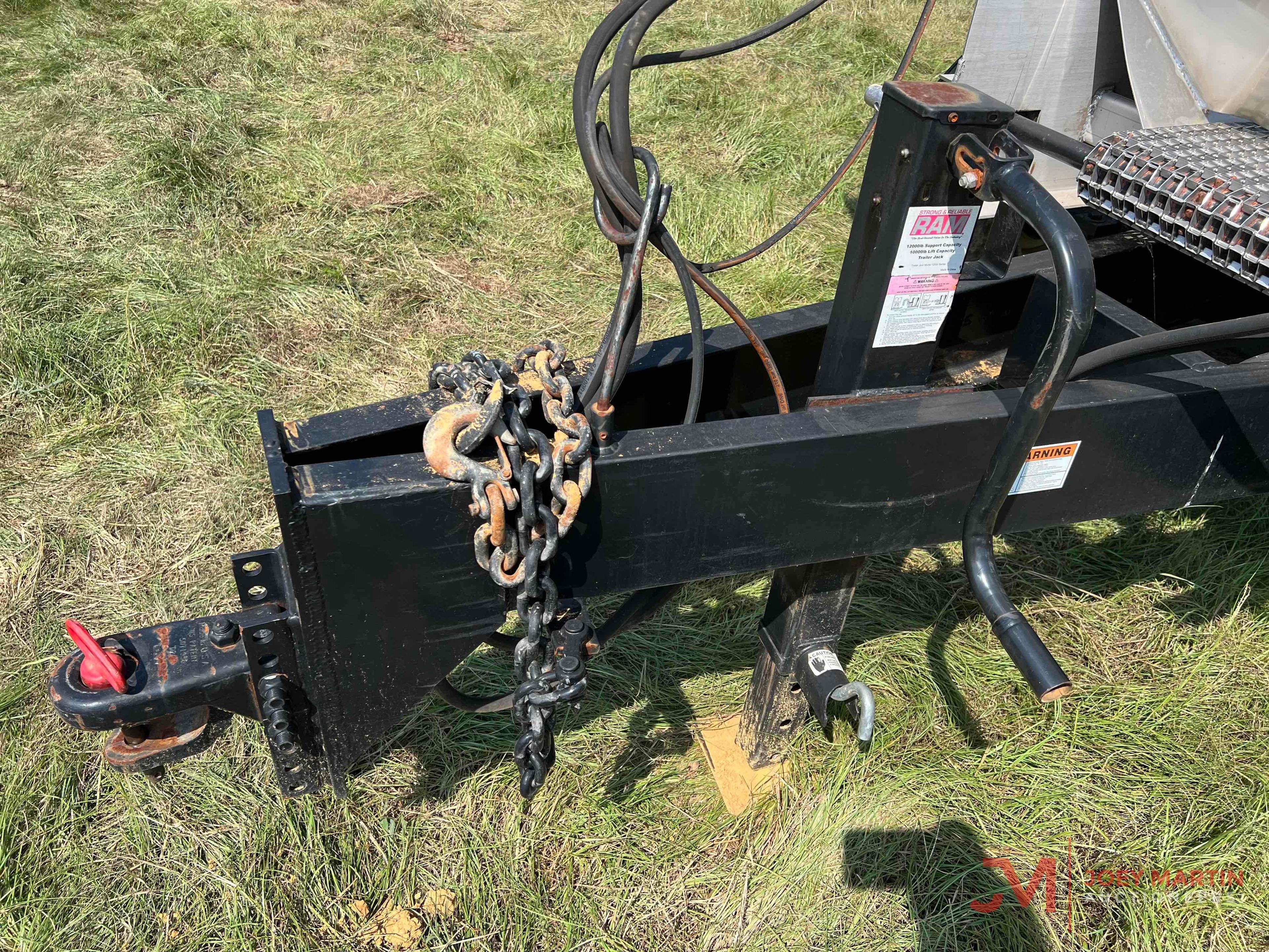 ADAMS TANDEM AXLE FERTILIZER SPREADER TRAILER