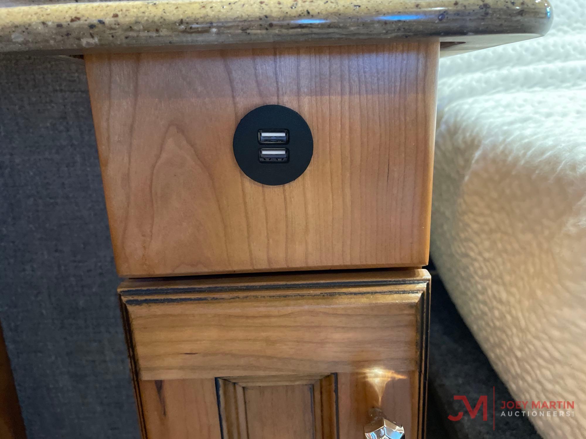 2017 TIFFIN ALLEGRO BUS CLASS A MOTOR HOME