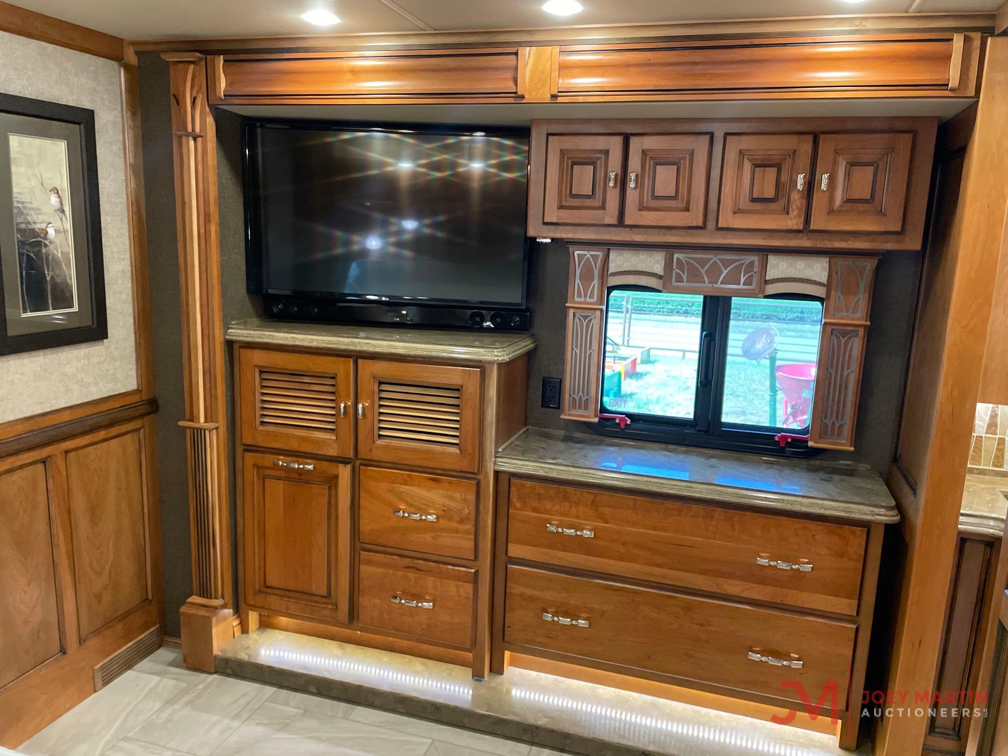 2017 TIFFIN ALLEGRO BUS CLASS A MOTOR HOME