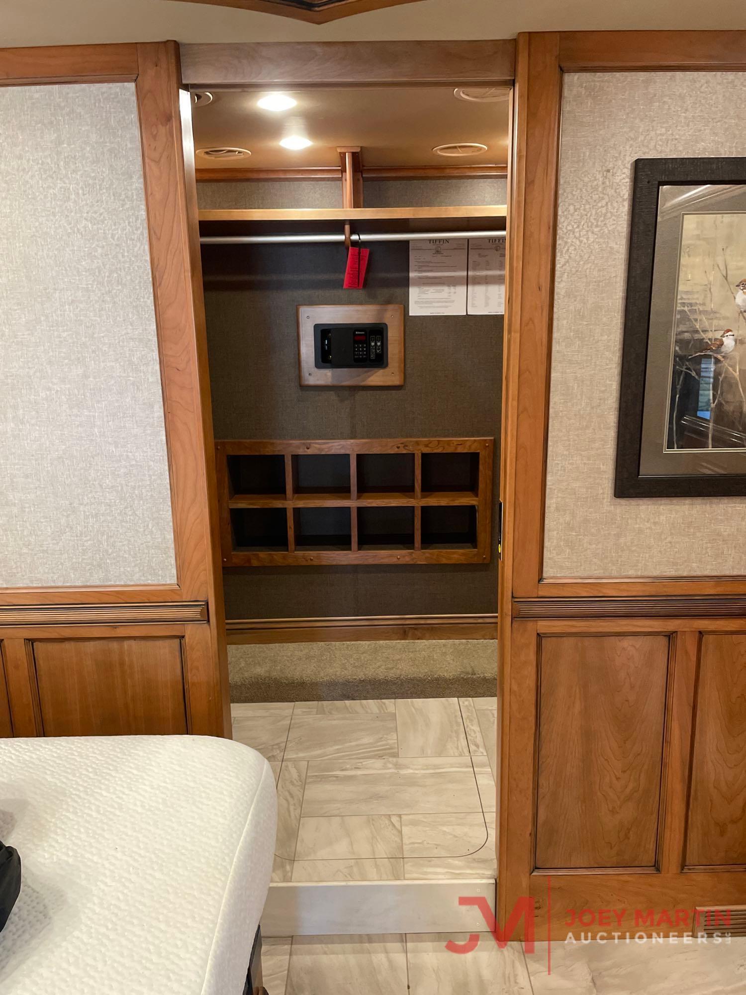 2017 TIFFIN ALLEGRO BUS CLASS A MOTOR HOME