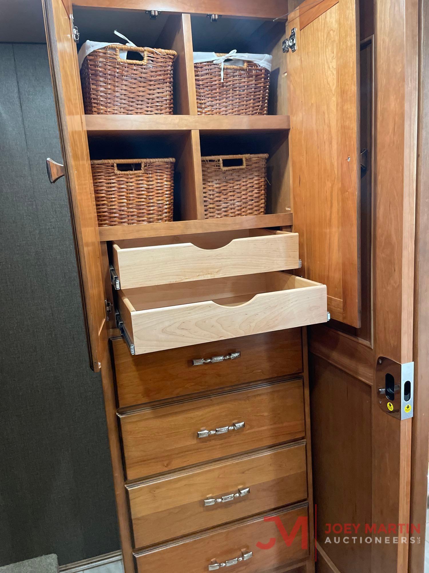 2017 TIFFIN ALLEGRO BUS CLASS A MOTOR HOME