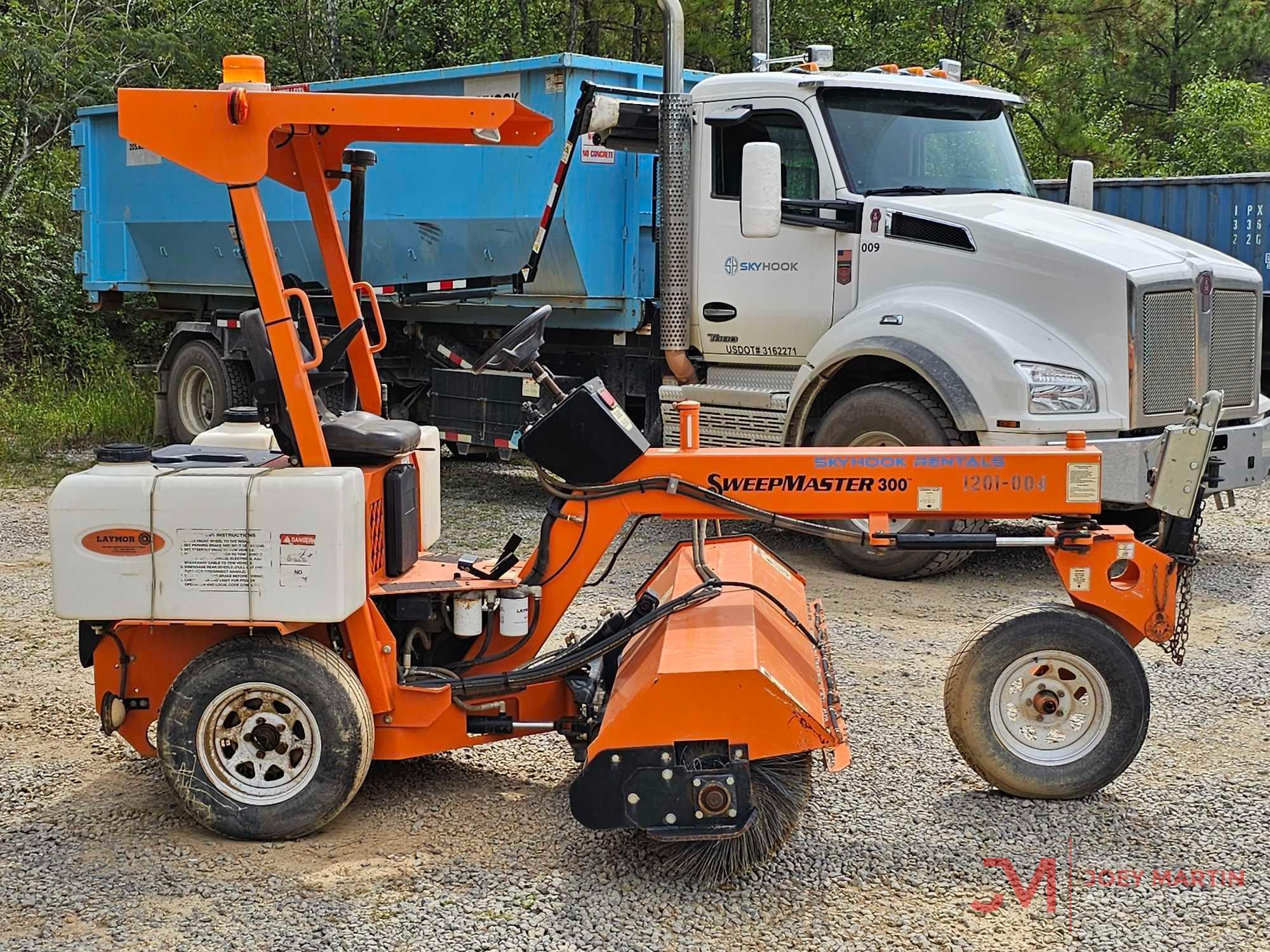 2018 LAYMOR SM300 TOWABLE SWEEPER