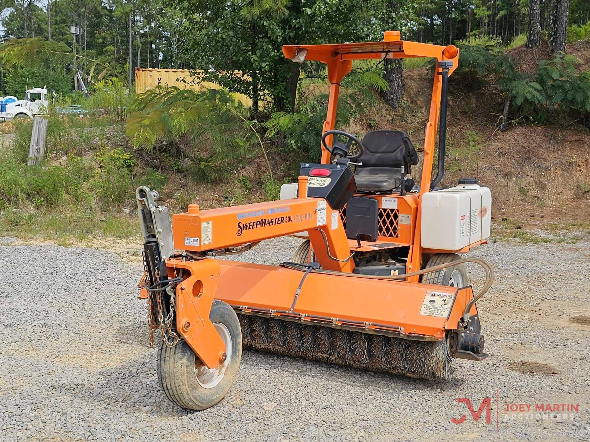 2018 LAYMOR SM300 TOWABLE SWEEPER