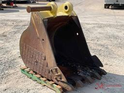 41" EXCAVATOR TOOTH BUCKET W/ SIDE CUTTERS