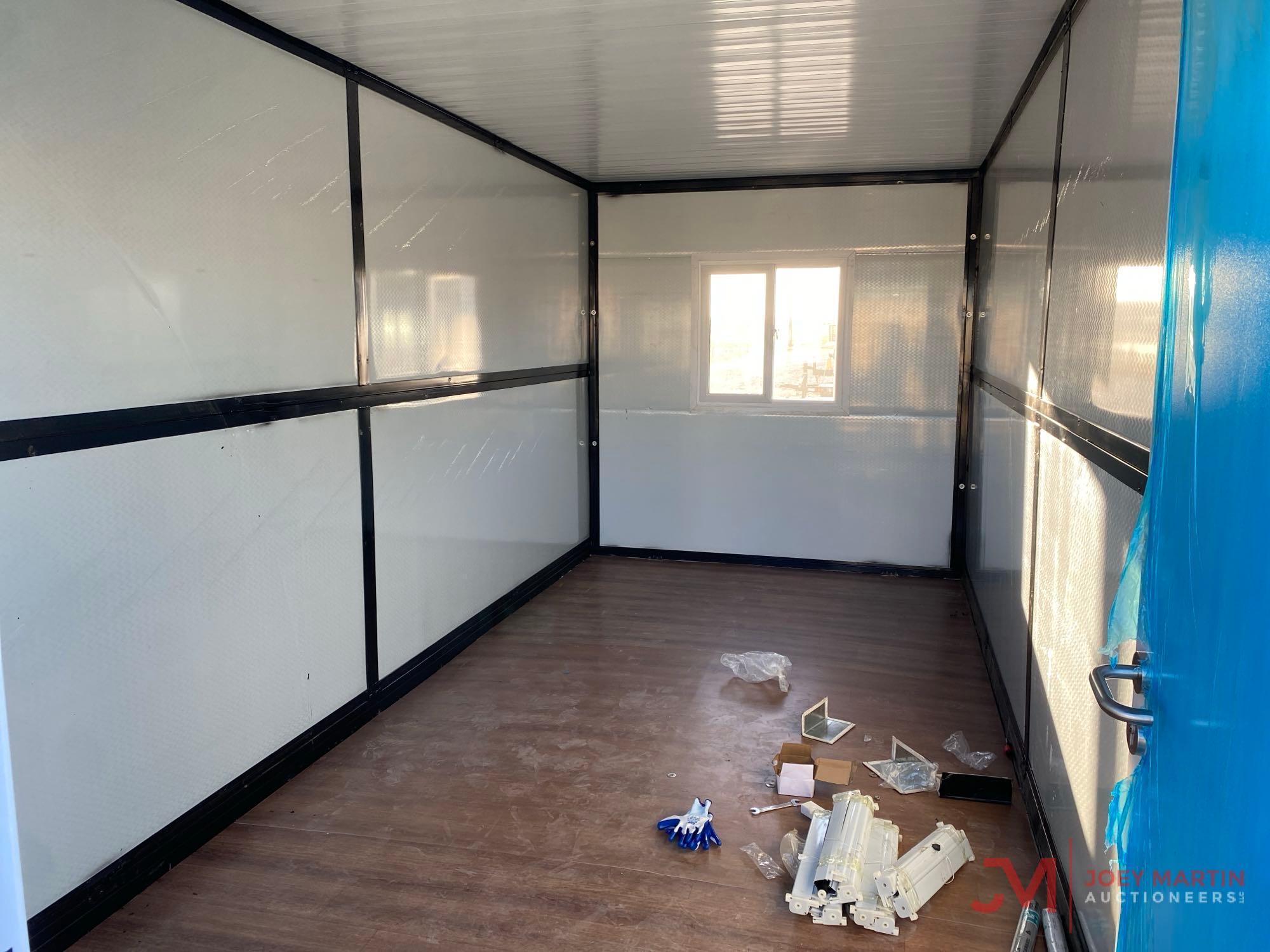 CAMO EXPANDABLE STORAGE CONTAINER