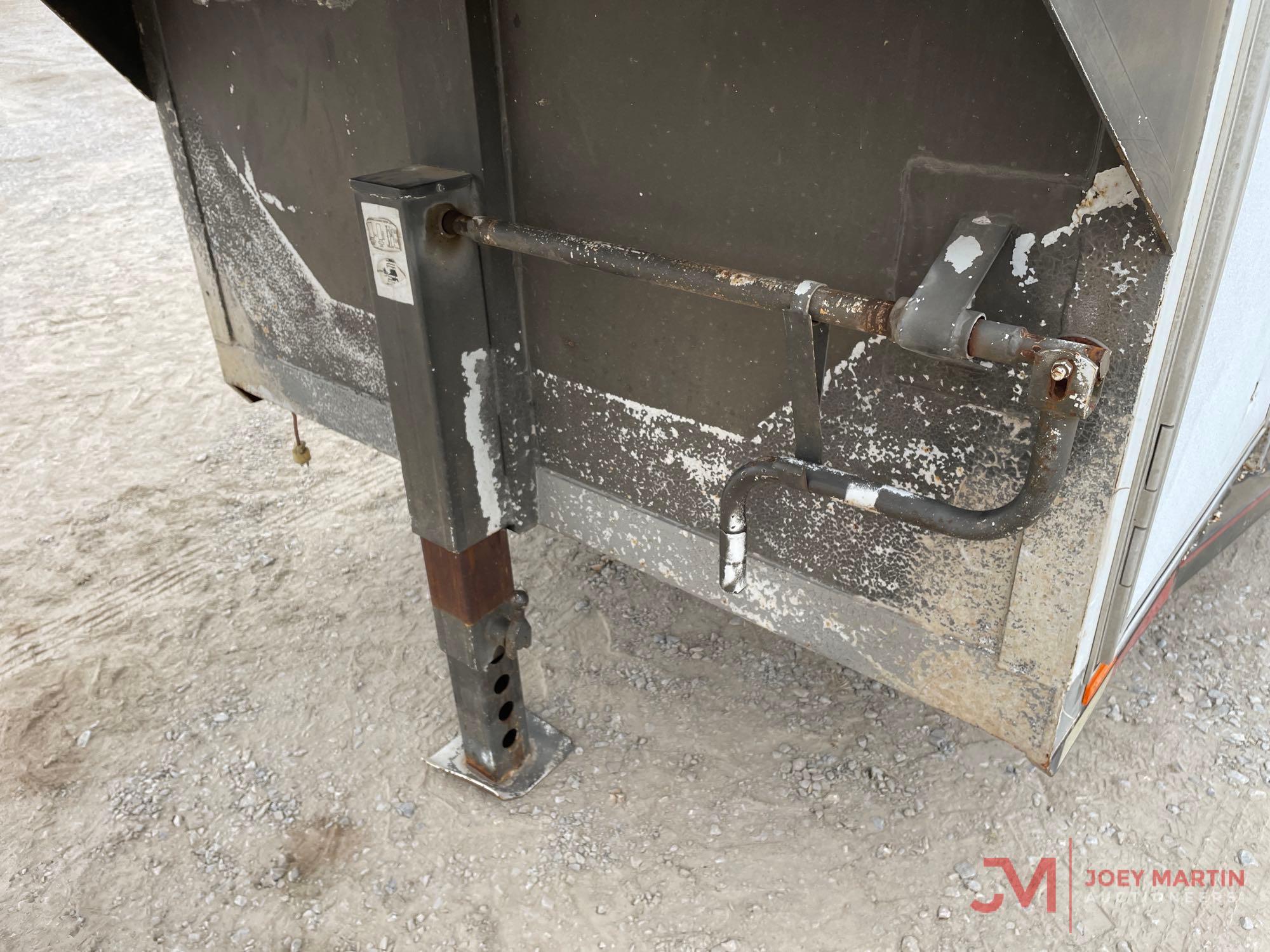 2001 W-W 2 HORSE SLANT GOOSENECK TRAILER