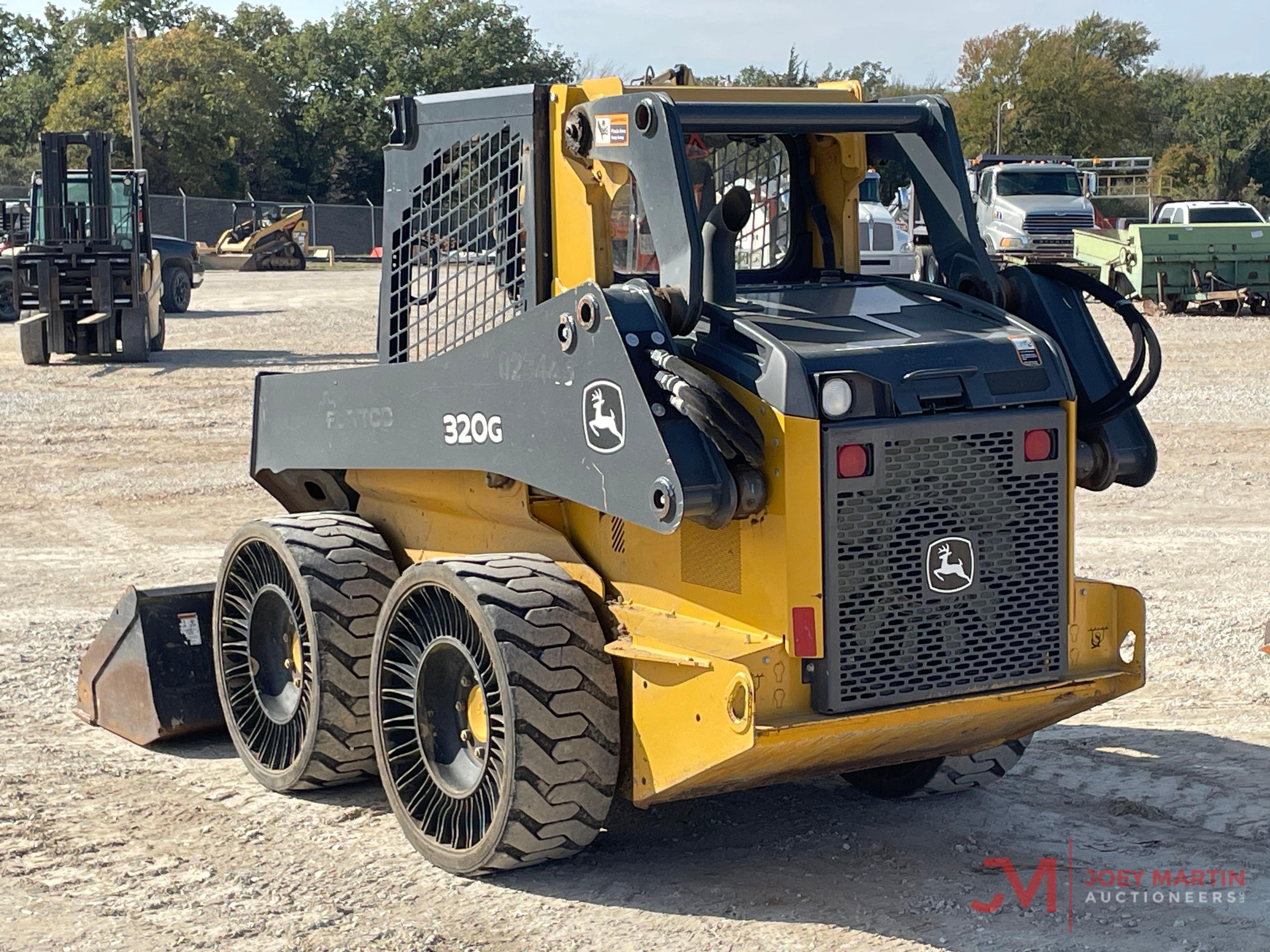 2019 JOHN DEERE 320G SKID STEER LOADER
