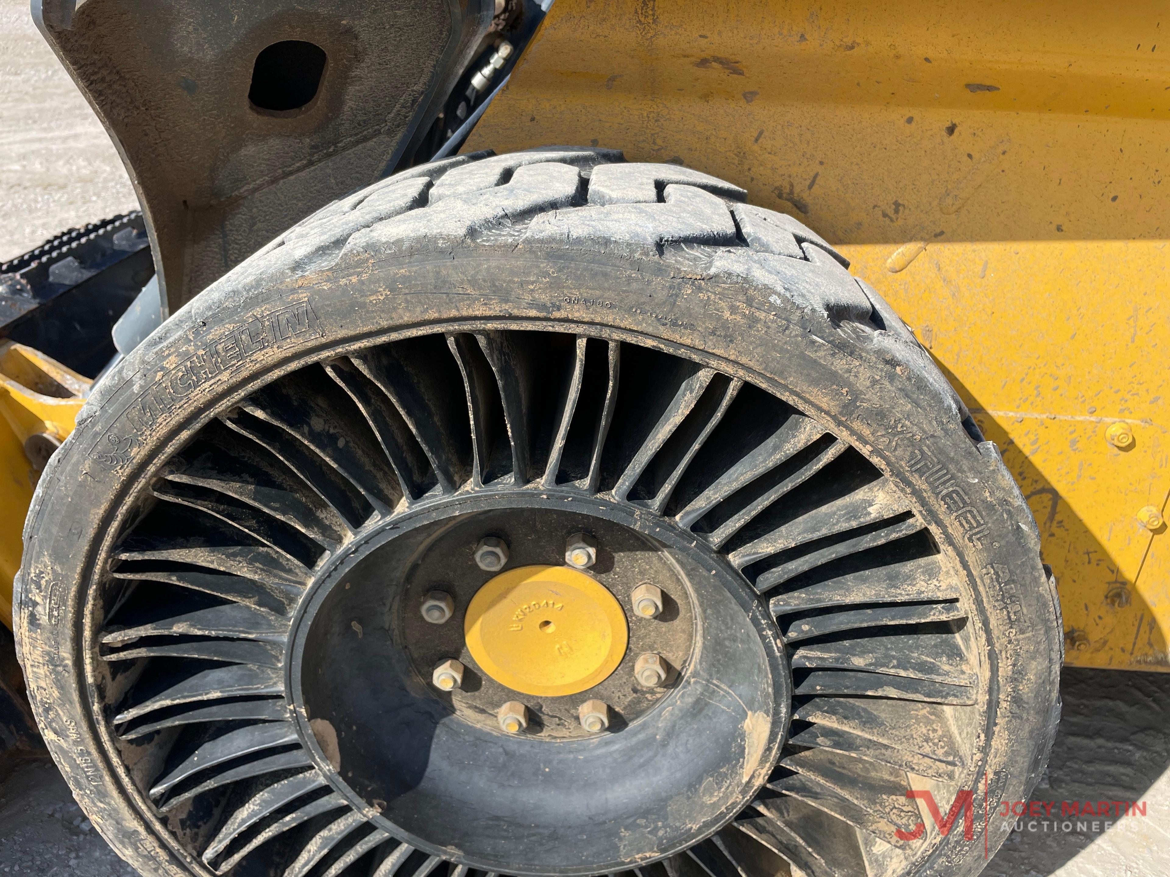 2019 JOHN DEERE 320G SKID STEER LOADER