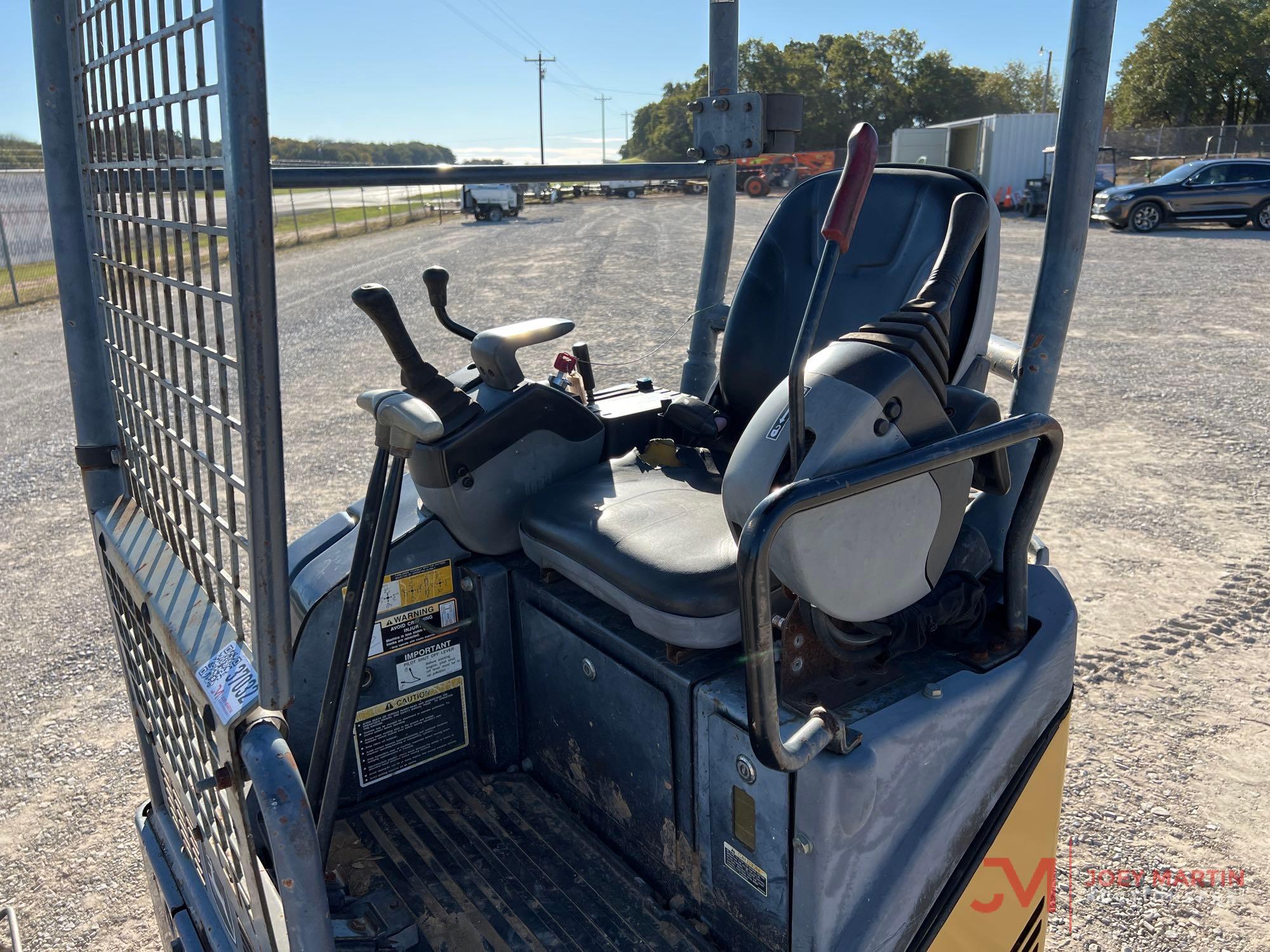 2008 JOHN DEERE 17D MINI EXCAVATOR