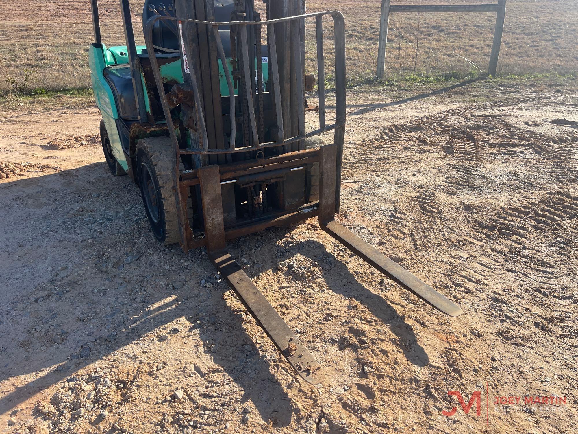 MITSUBISHI FD25N FORKLIFT