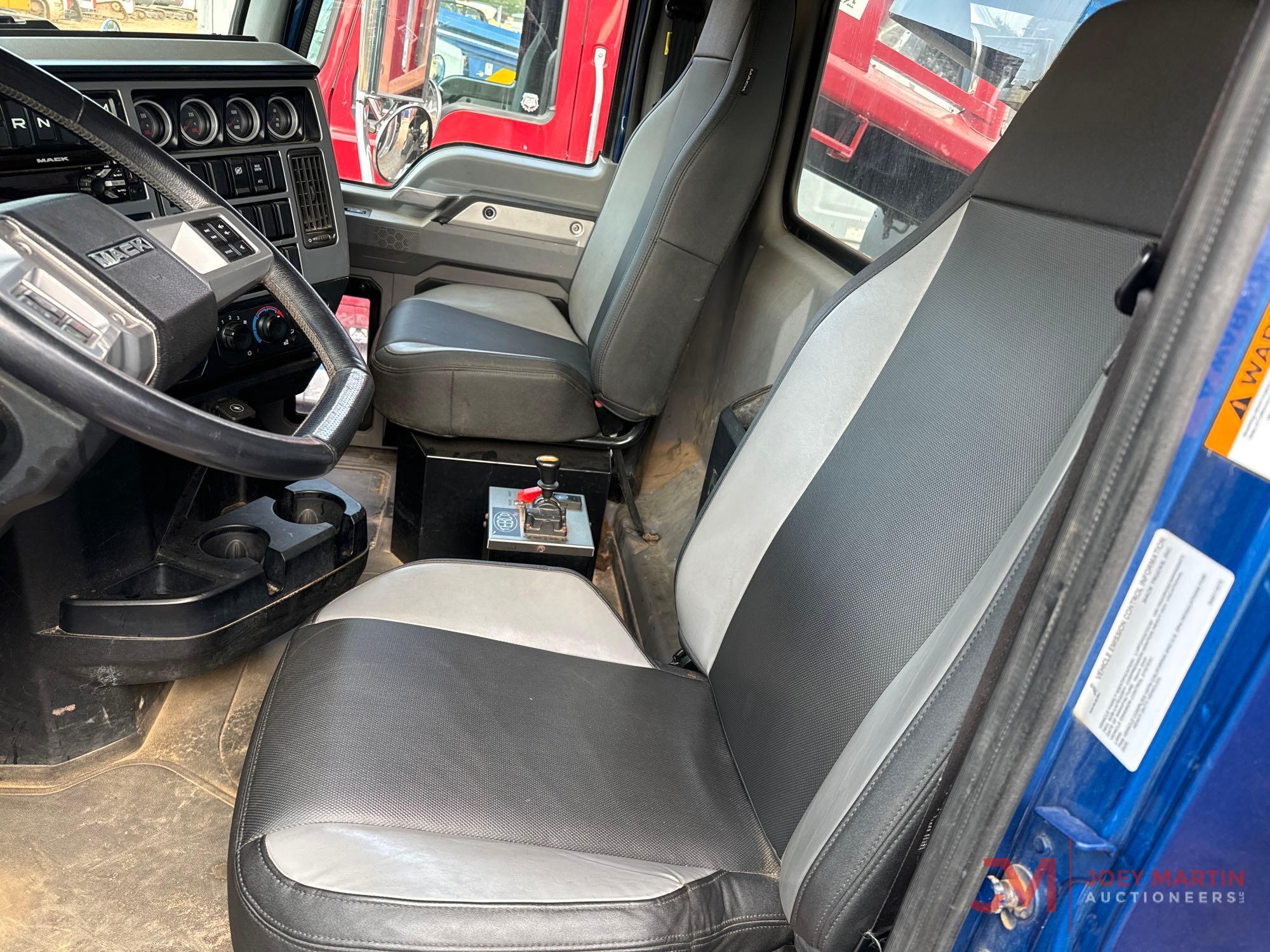 2021 MACK GR64F T/A DUMP TRUCK