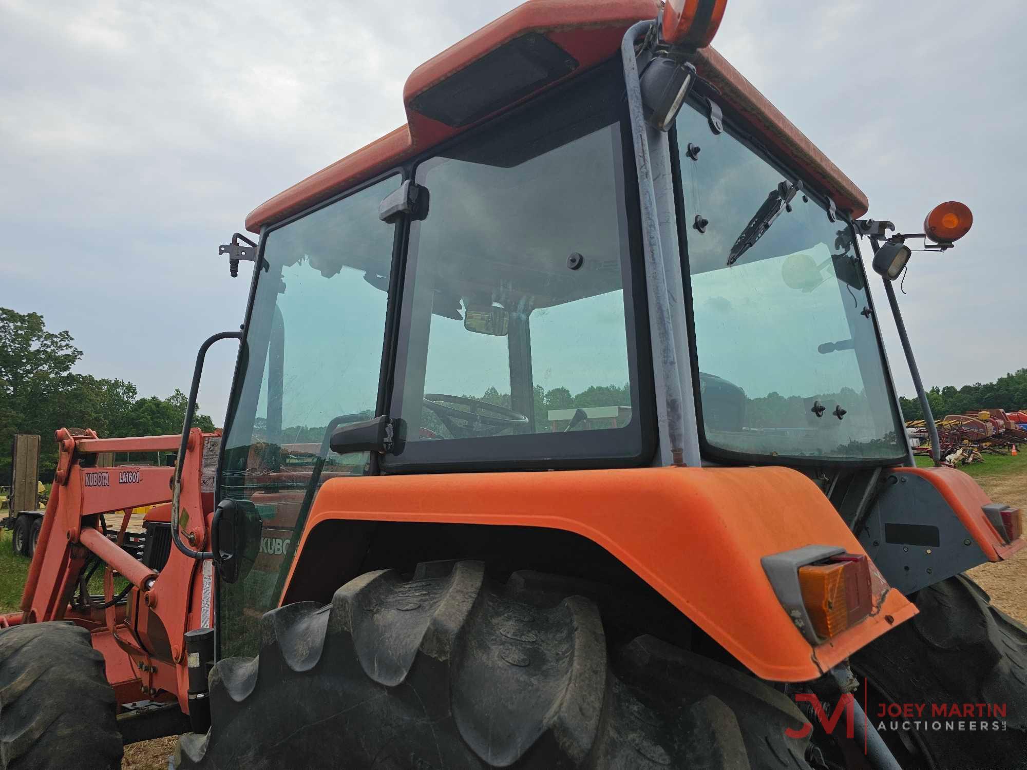 KUBOTA M110 AG TRACTOR