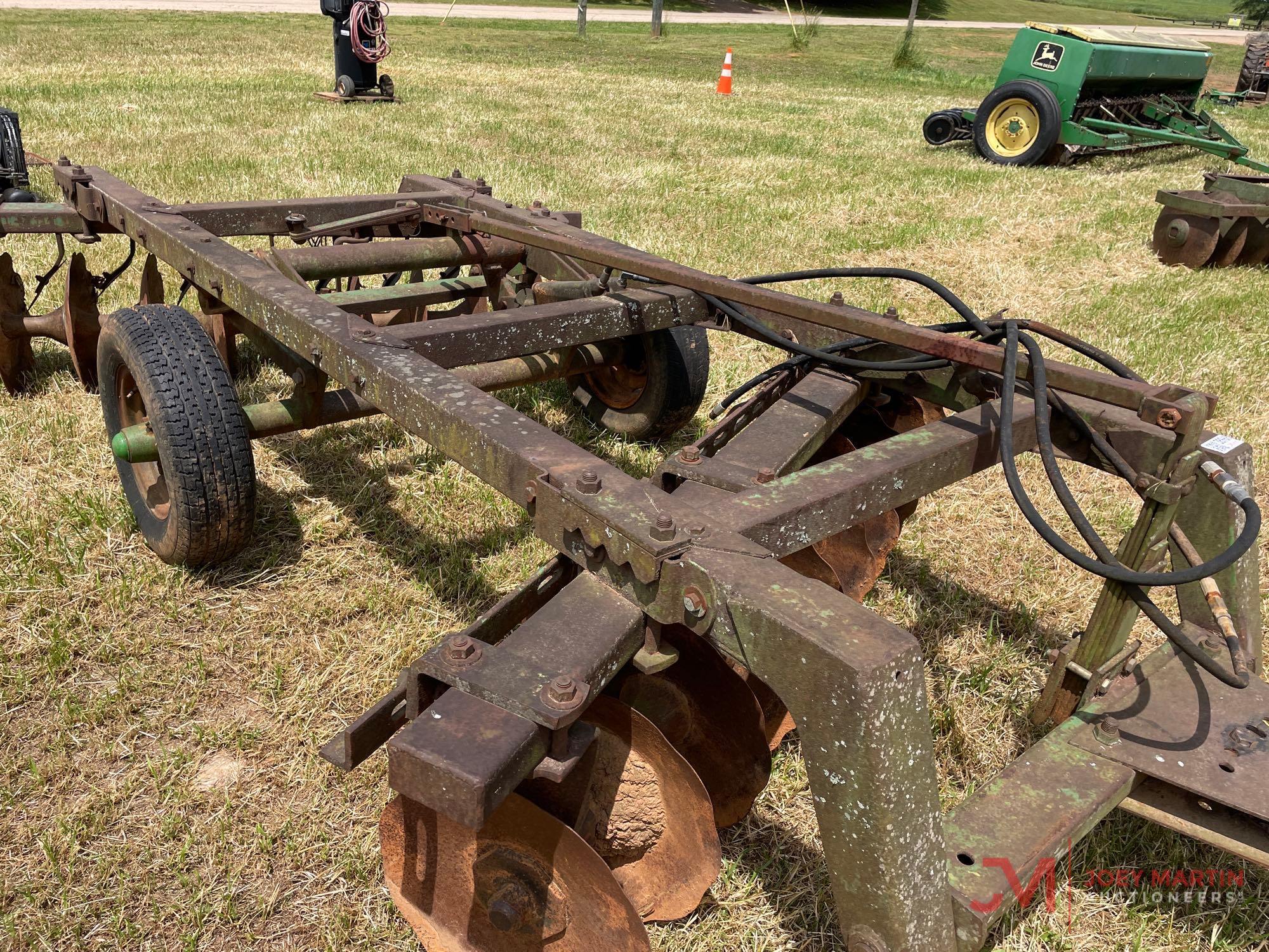 JOHN DEERE OFF-SET DISC HARROW