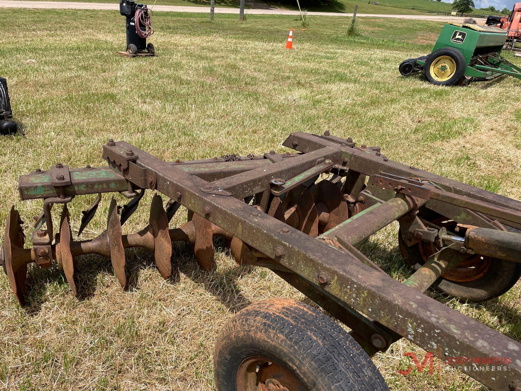 JOHN DEERE OFF-SET DISC HARROW