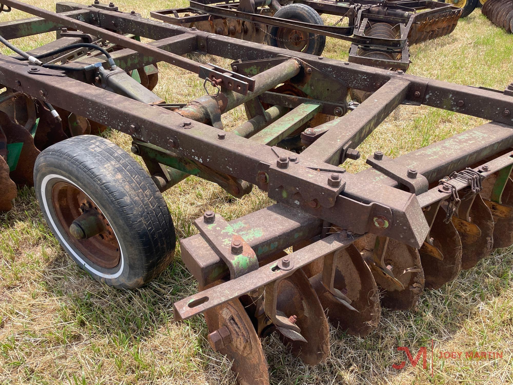 JOHN DEERE OFF-SET DISC HARROW