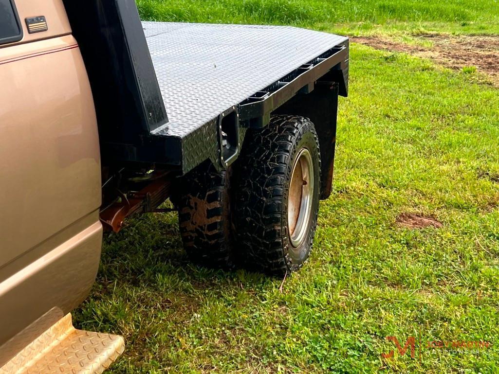 1997 CHEVROLET 3500 FLAT BED TRUCK