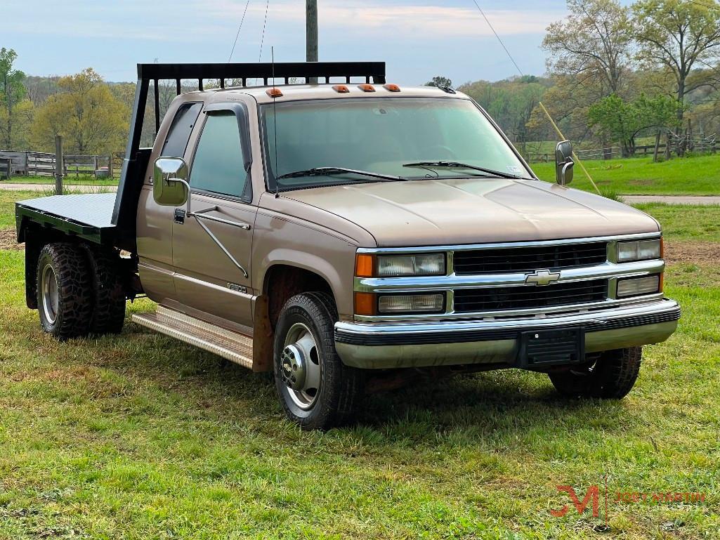 1997 CHEVROLET 3500 FLAT BED TRUCK