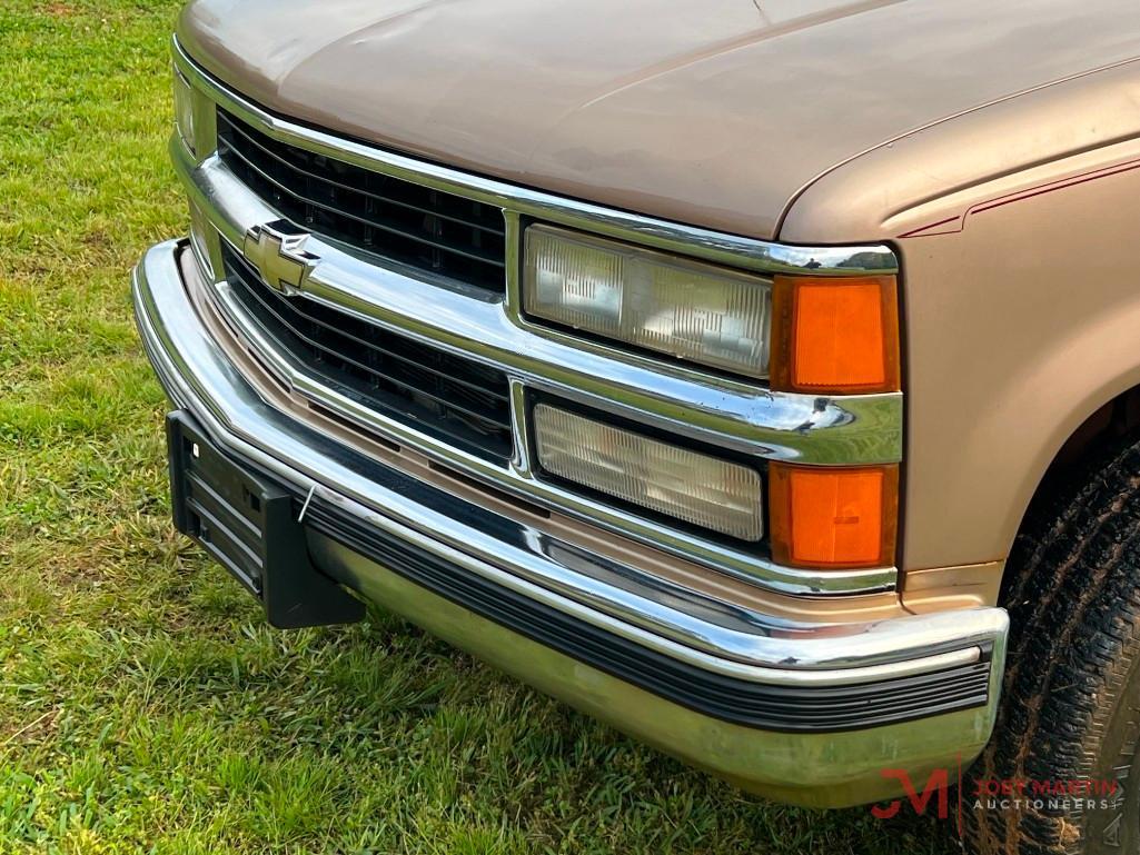 1997 CHEVROLET 3500 FLAT BED TRUCK