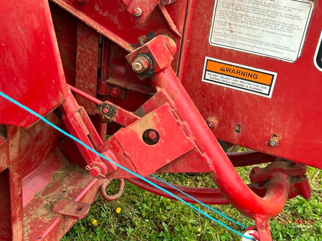 CASE 8520 INLINE AIR HAY BALER