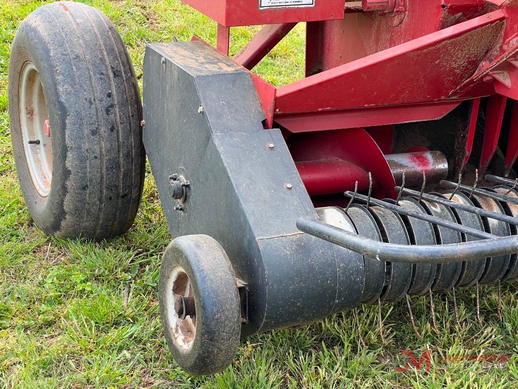 CASE 8520 INLINE AIR HAY BALER