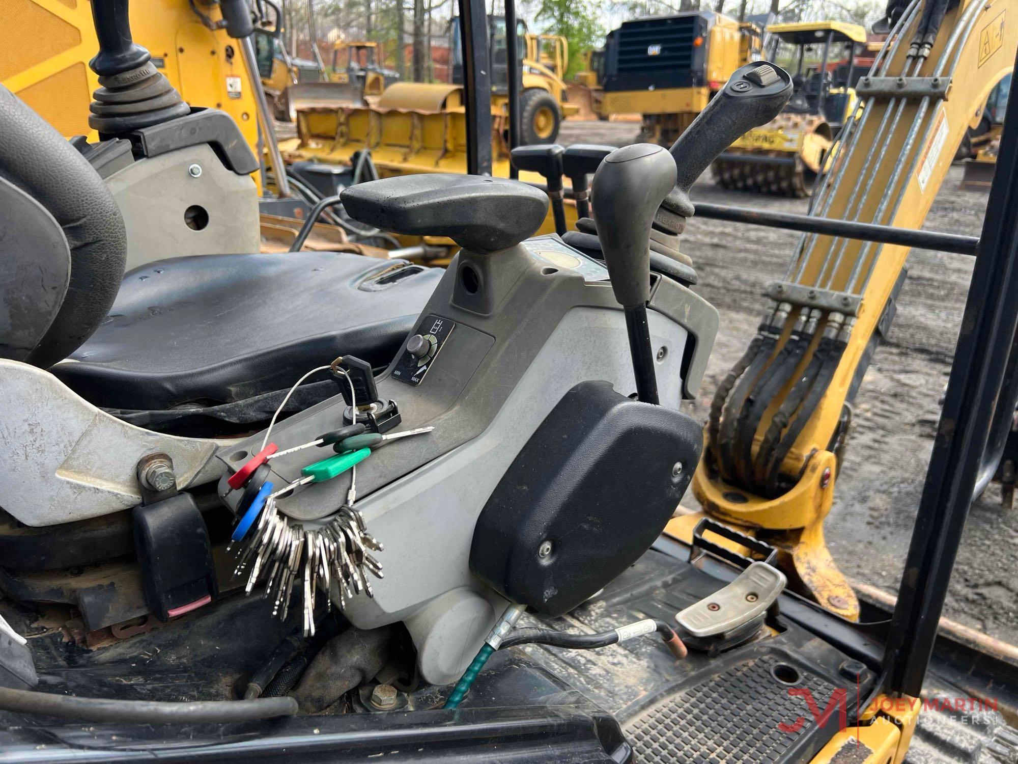 CAT 302.4D MINI HYDRAULIC EXCAVATOR