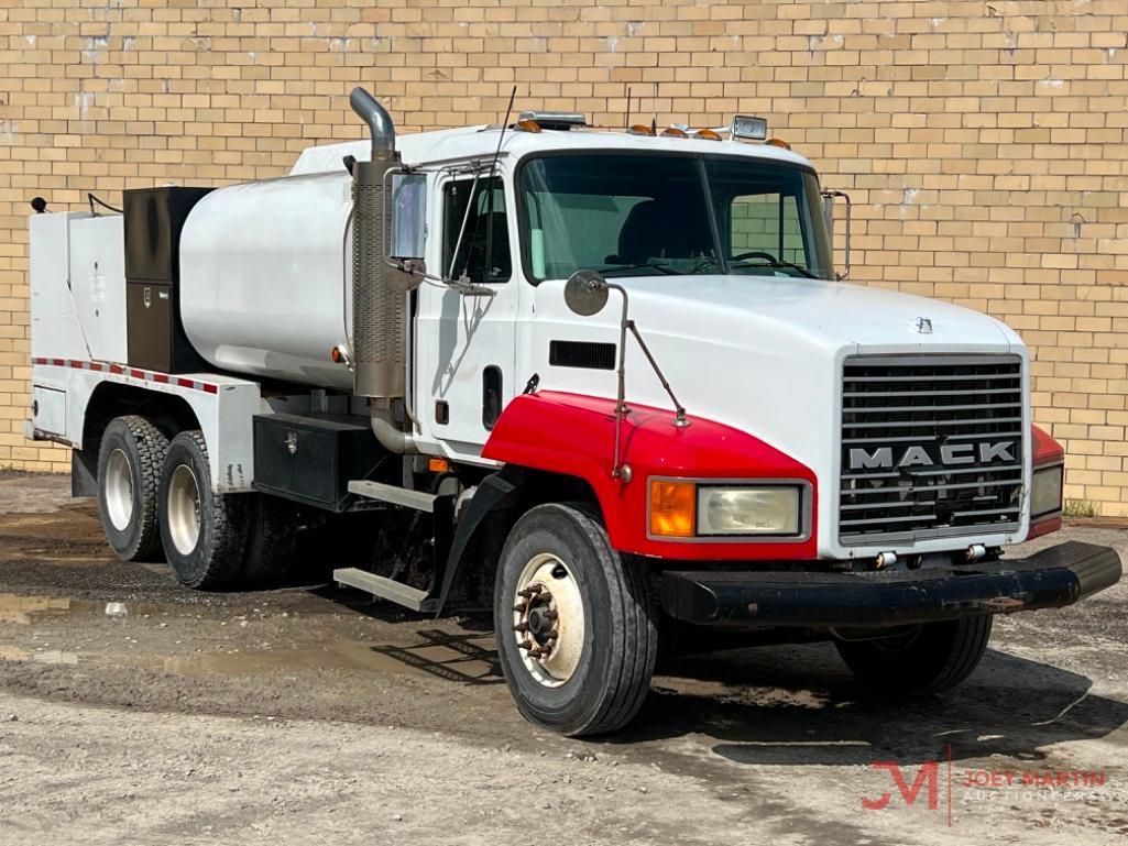 1996 MACK CH600 T/A LUBE TRUCK