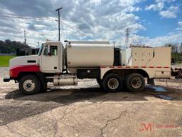 1996 MACK CH600 T/A LUBE TRUCK