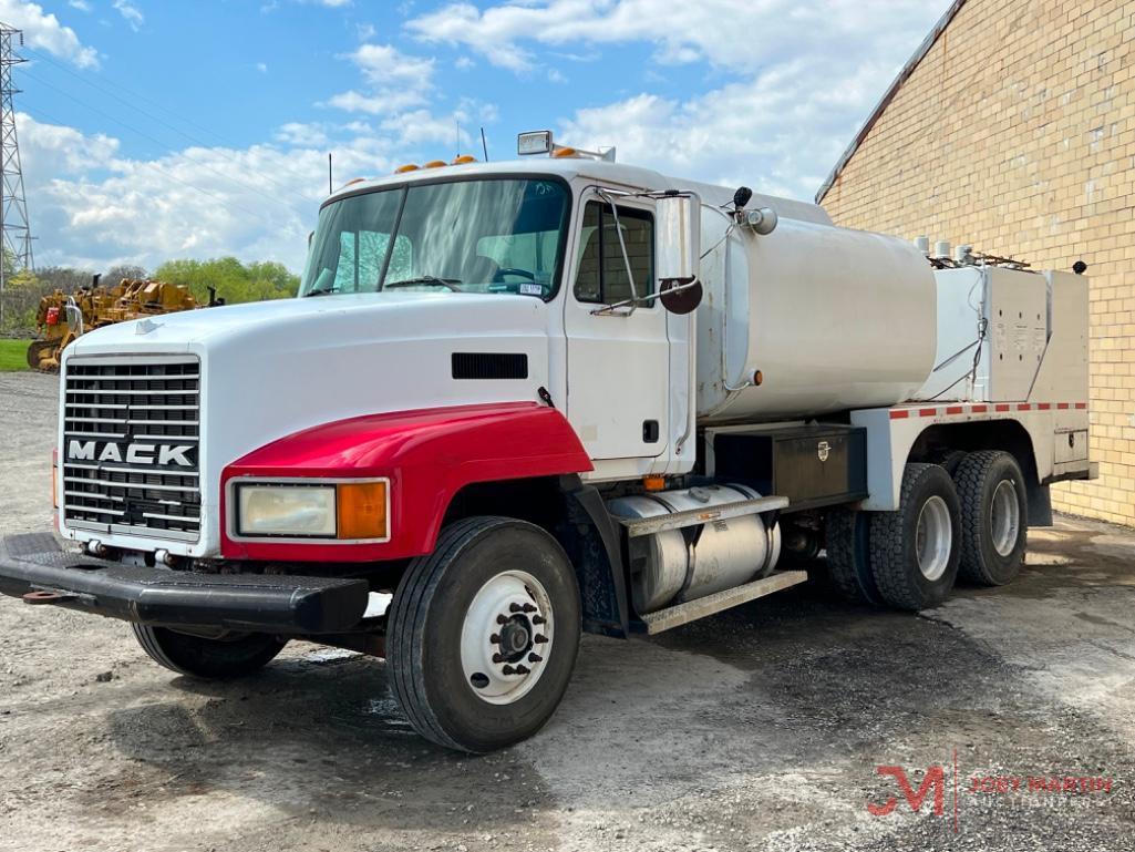 1996 MACK CH600 T/A LUBE TRUCK