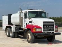 1996 MACK CH600 T/A LUBE TRUCK