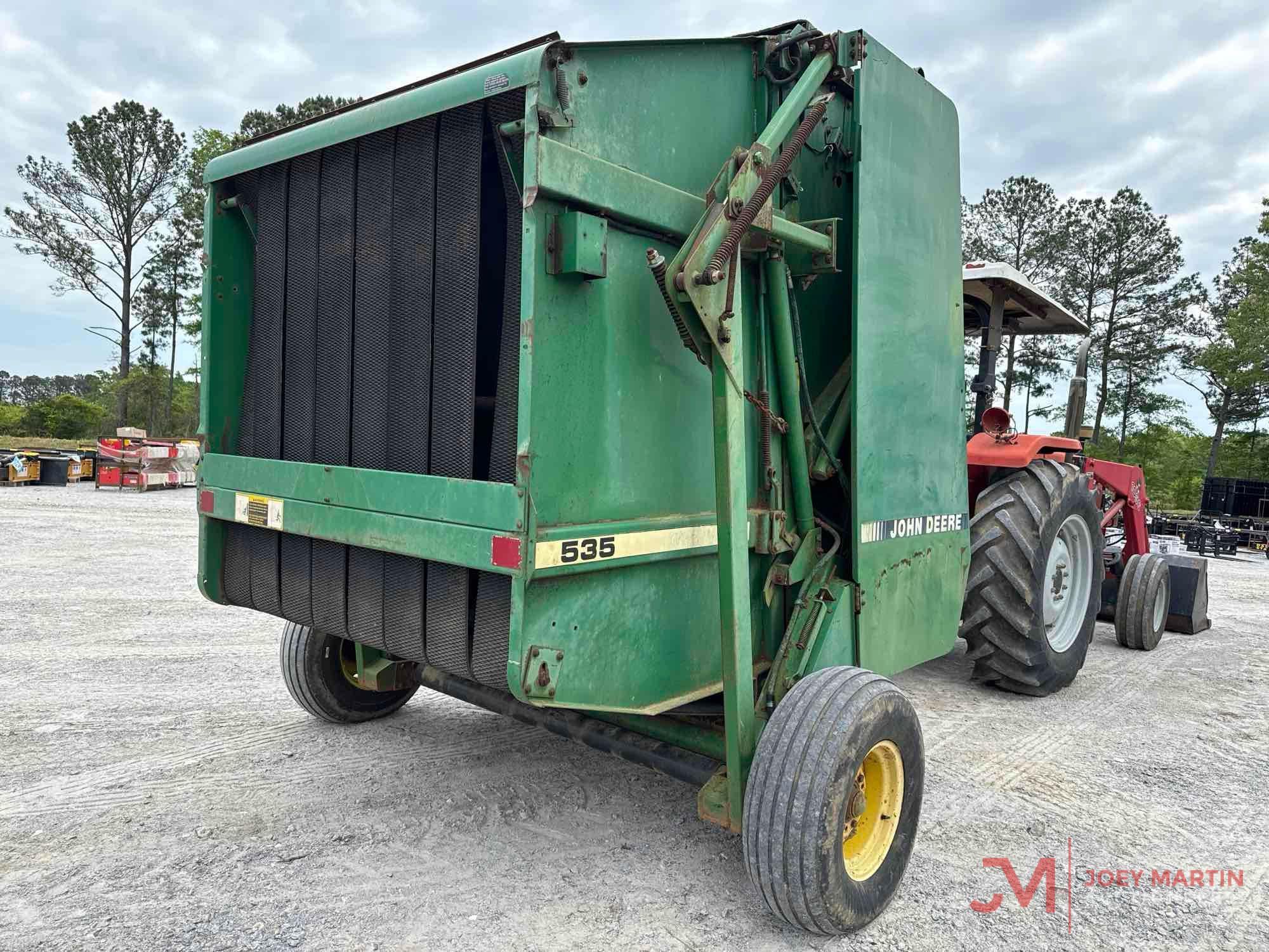 JOHN DEERE 535 ROUND BALER