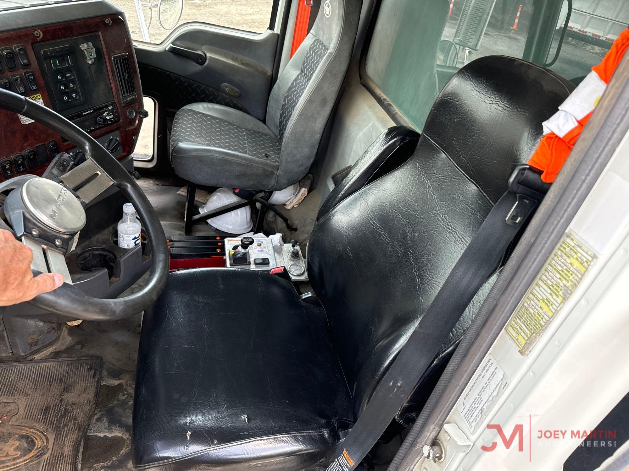 2016 MACK GU813 GRANITE TRI-AXLE DUMP TRUCK
