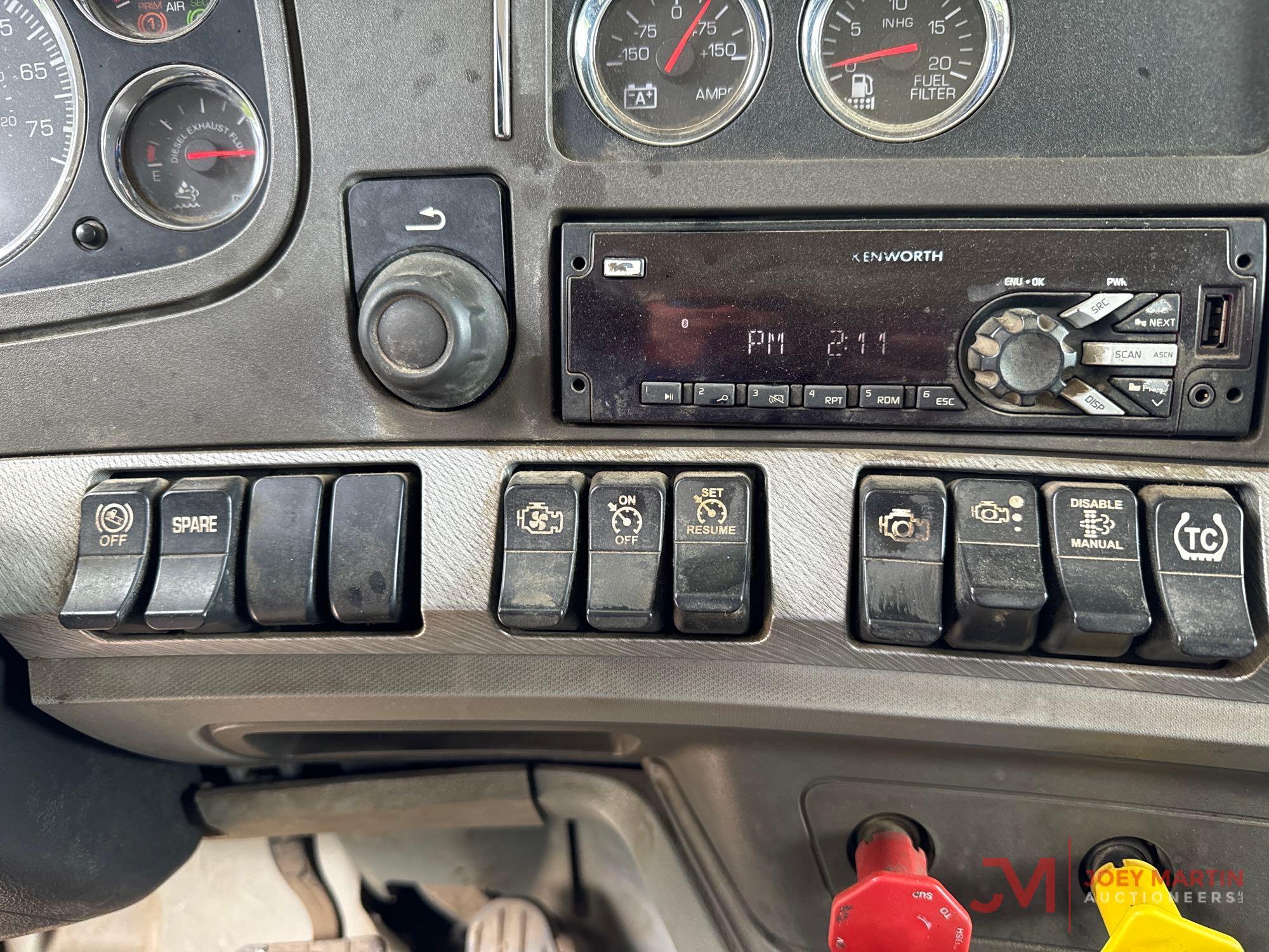 2017 KENWORTH T880 TRI-AXLE DUMP TRUCK