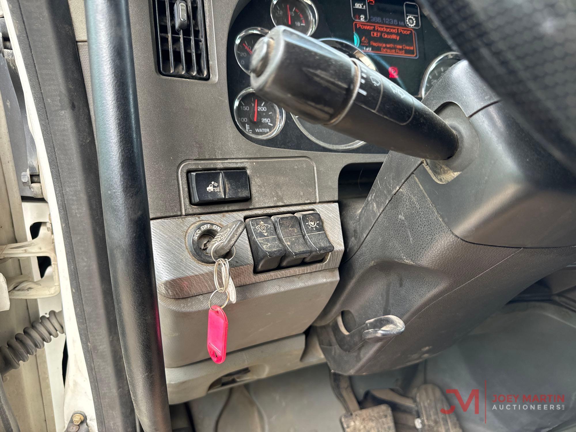 2017 KENWORTH T880 TRI-AXLE DUMP TRUCK