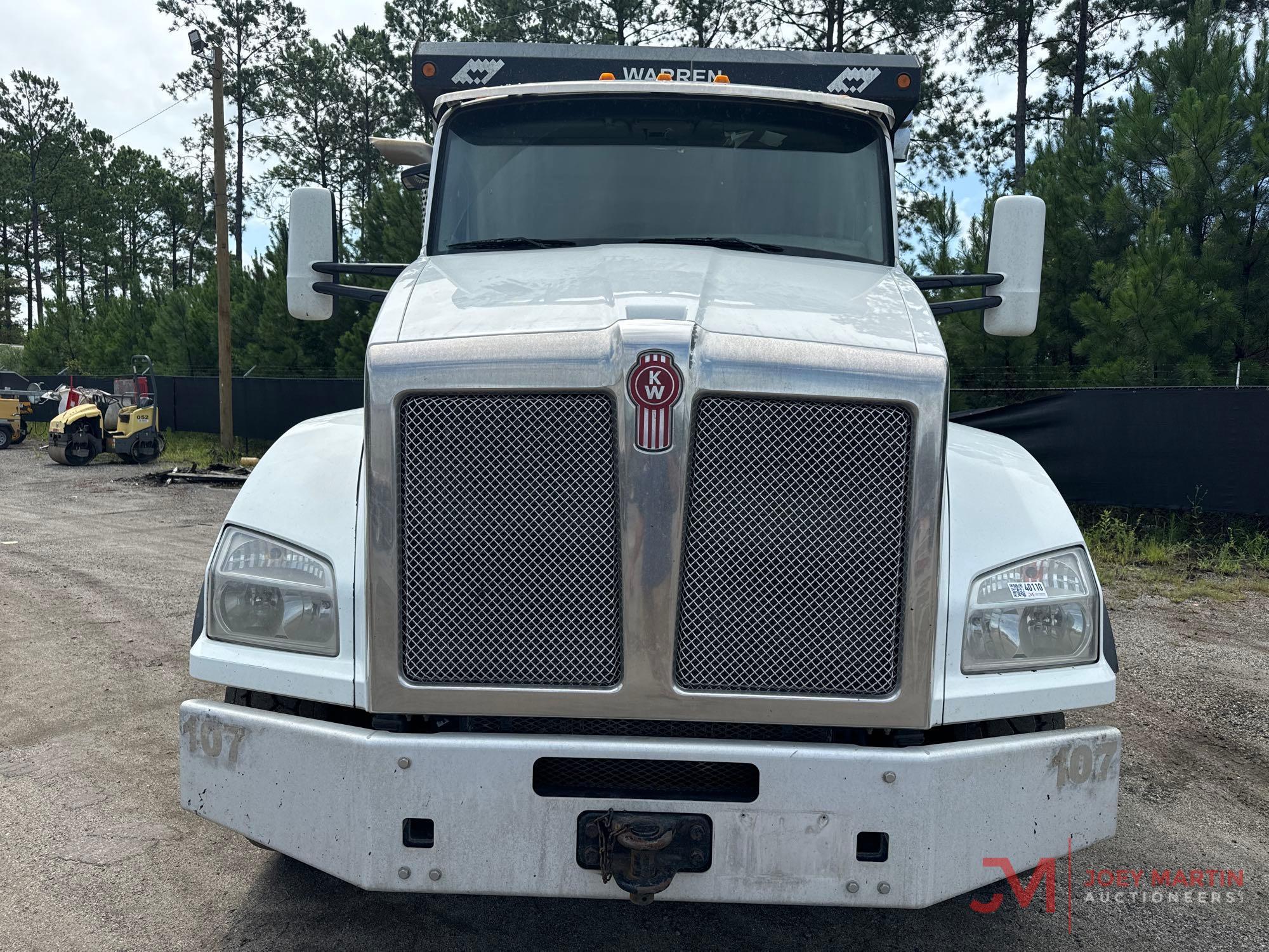 2017 KENWORTH T880 TRI-AXLE DUMP TRUCK