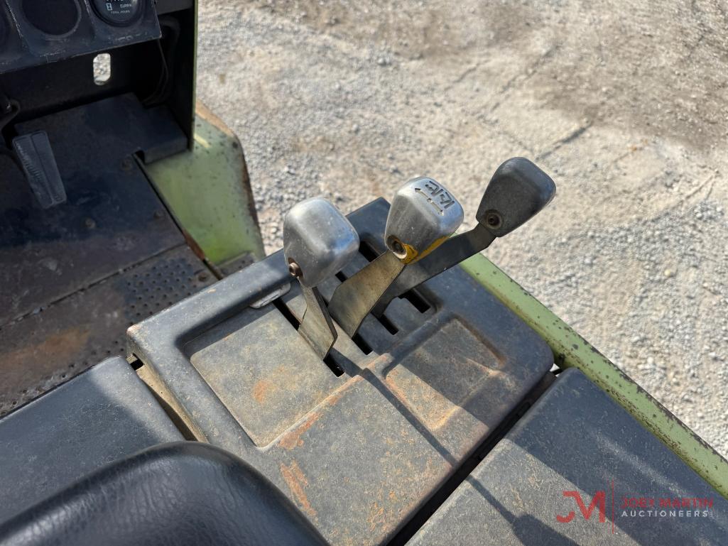 CLARK GPS25MC STRAIGHT MAST FORKLIFT