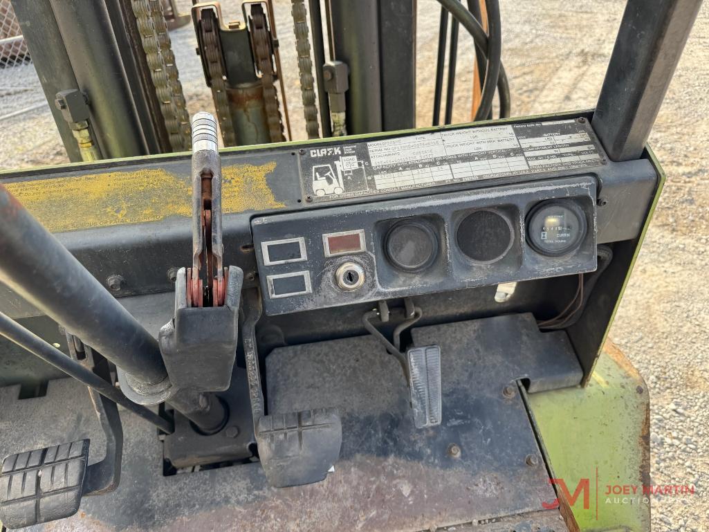 CLARK GPS25MC STRAIGHT MAST FORKLIFT
