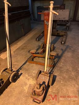 ROLLING PNEUMATIC BOTTLE JACK