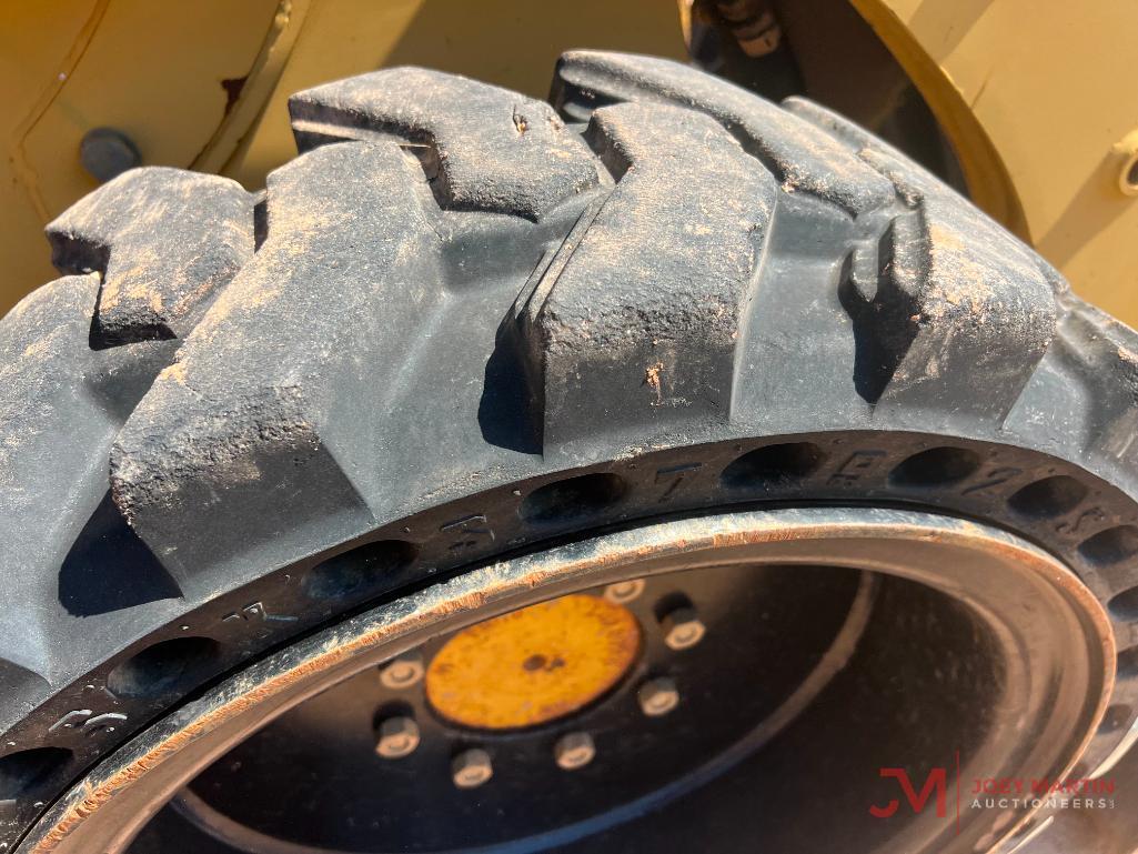 2002 CAT 216 SKID LOADER